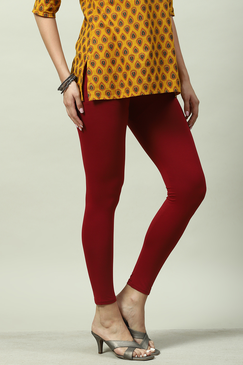 Black Viscose Lycra Solid Leggings image number 3