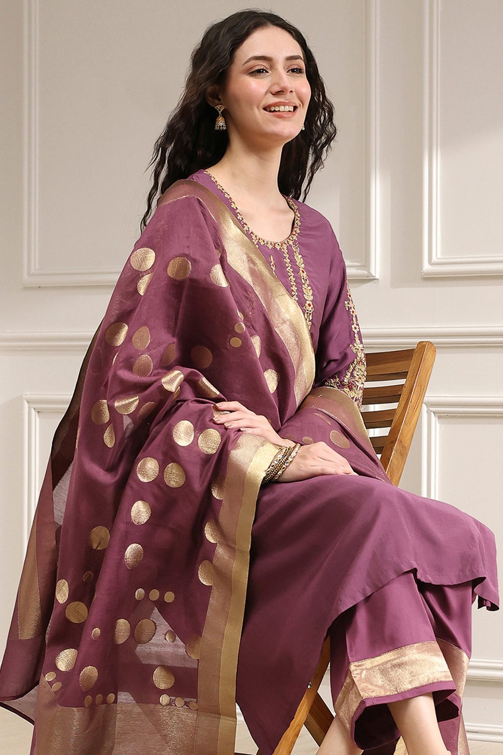 Old Rose Solid Straight Suit Set image number 7