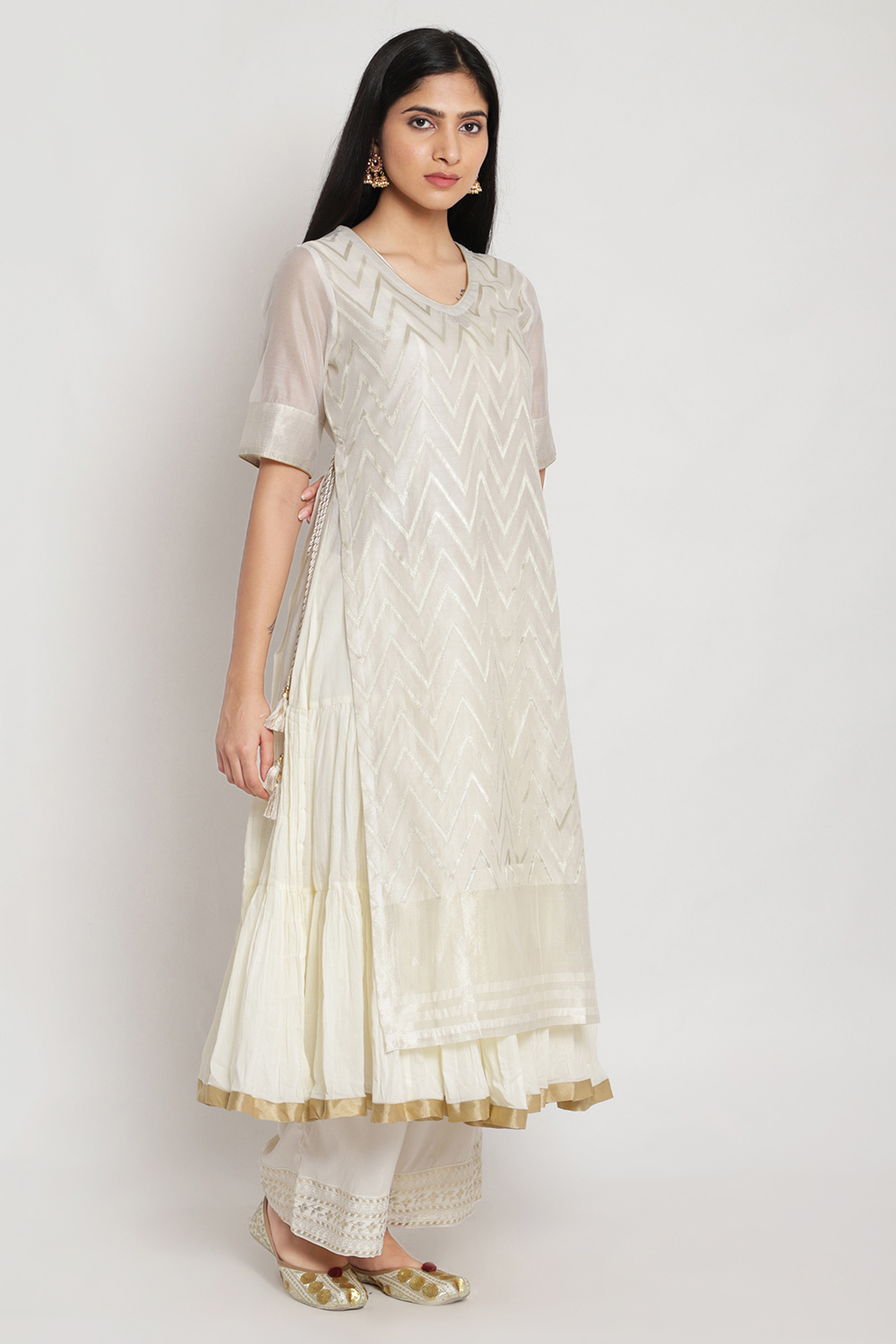 Off White Poly Metallic Cotton Yarndyed Kurta image number 4