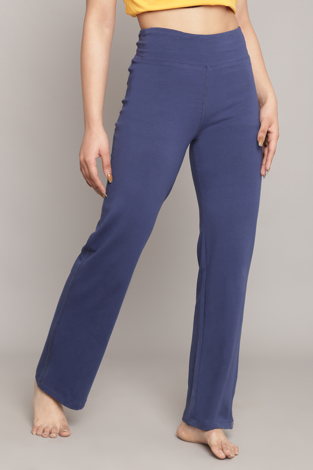 Black Knitted Cotton Blend Yoga Pants image number 2
