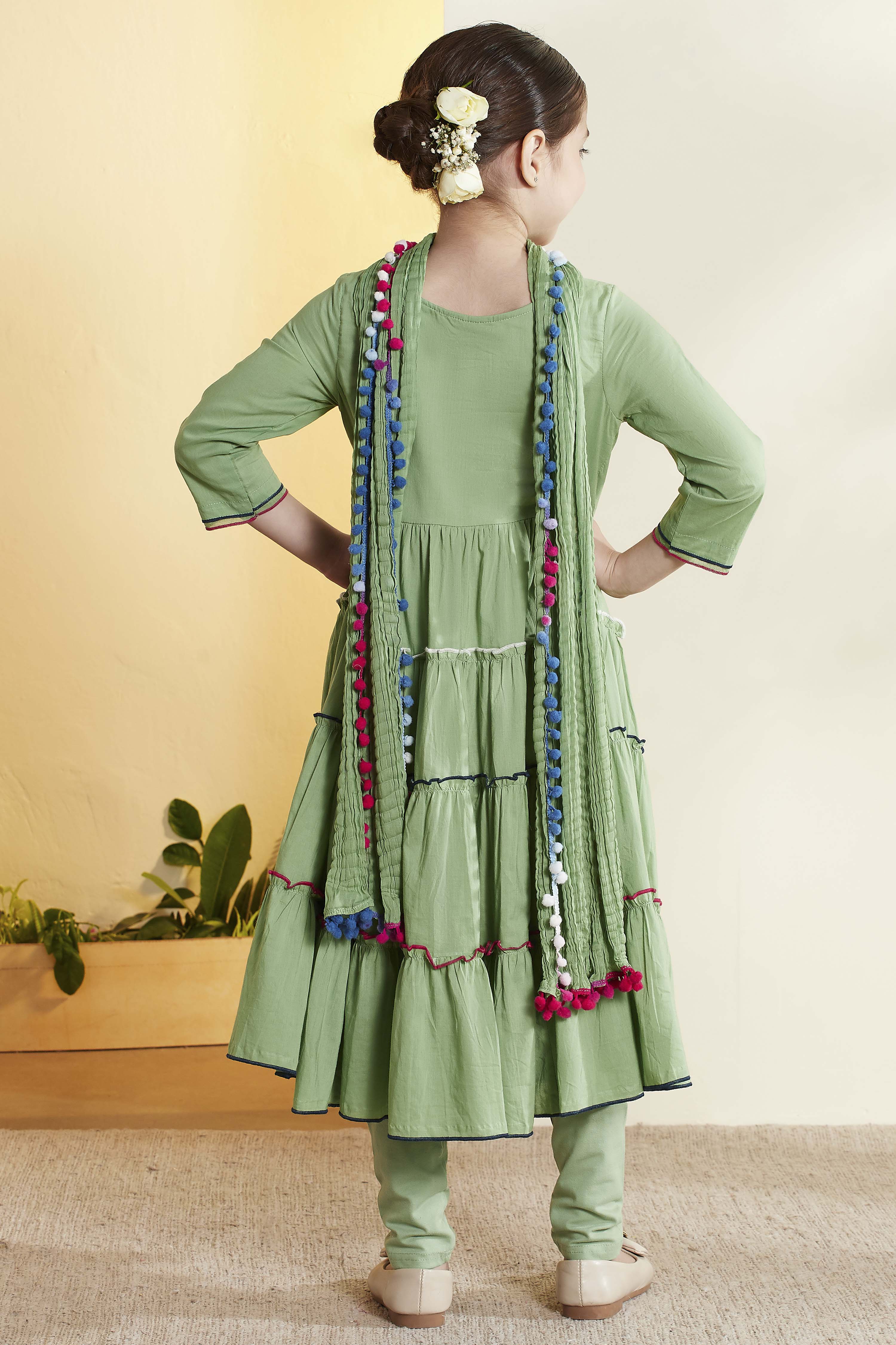Green Solid Tiered Cotton Kurta Set image number 5