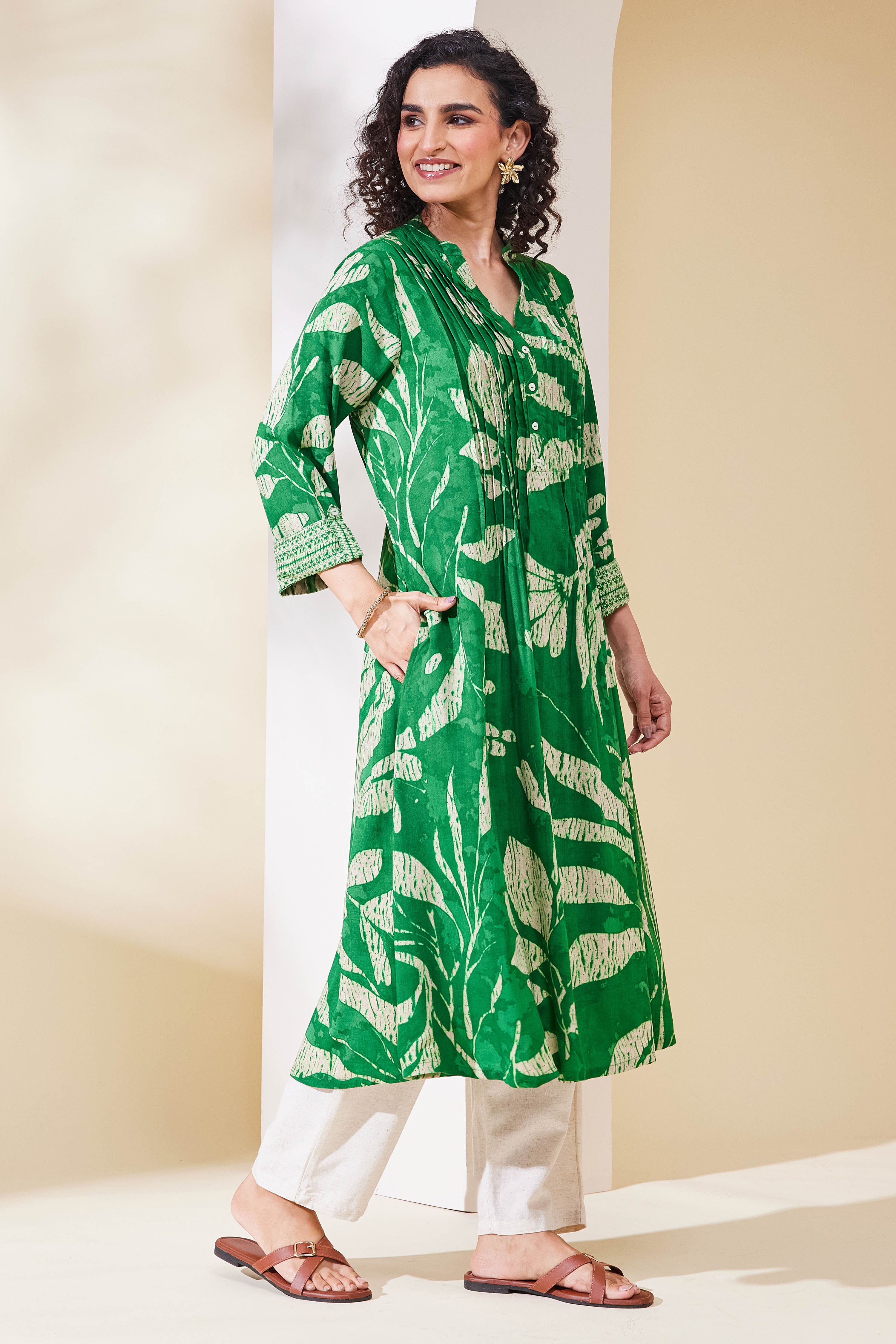 Green Viscose Rayon A Line Dress image number 4
