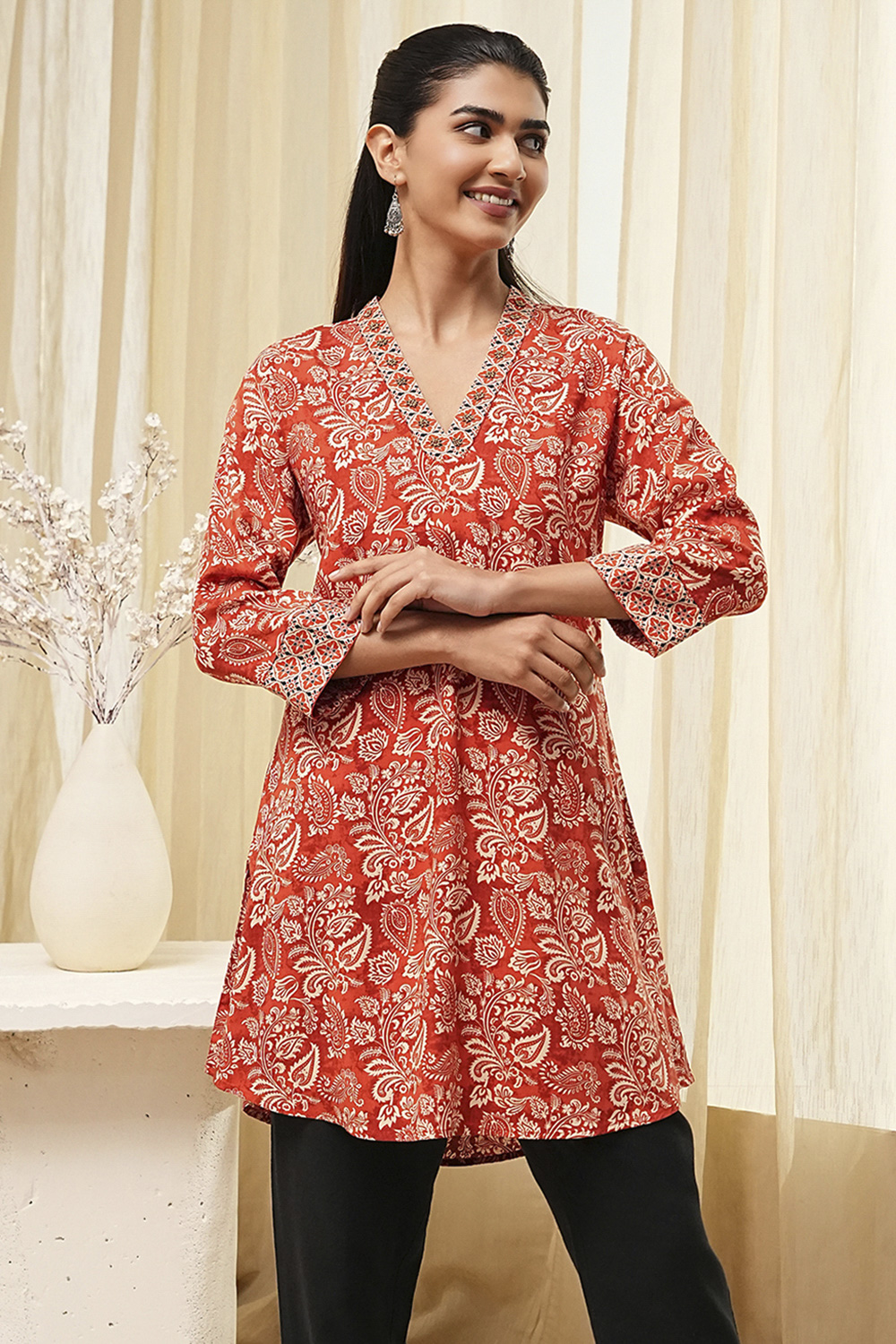 Rust Printed Straight Short Kurta image number 5