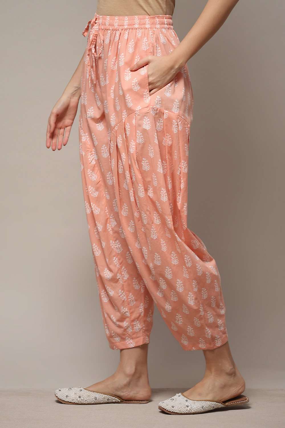 White Blue Cotton Printed Relaxed Salwar image number 3