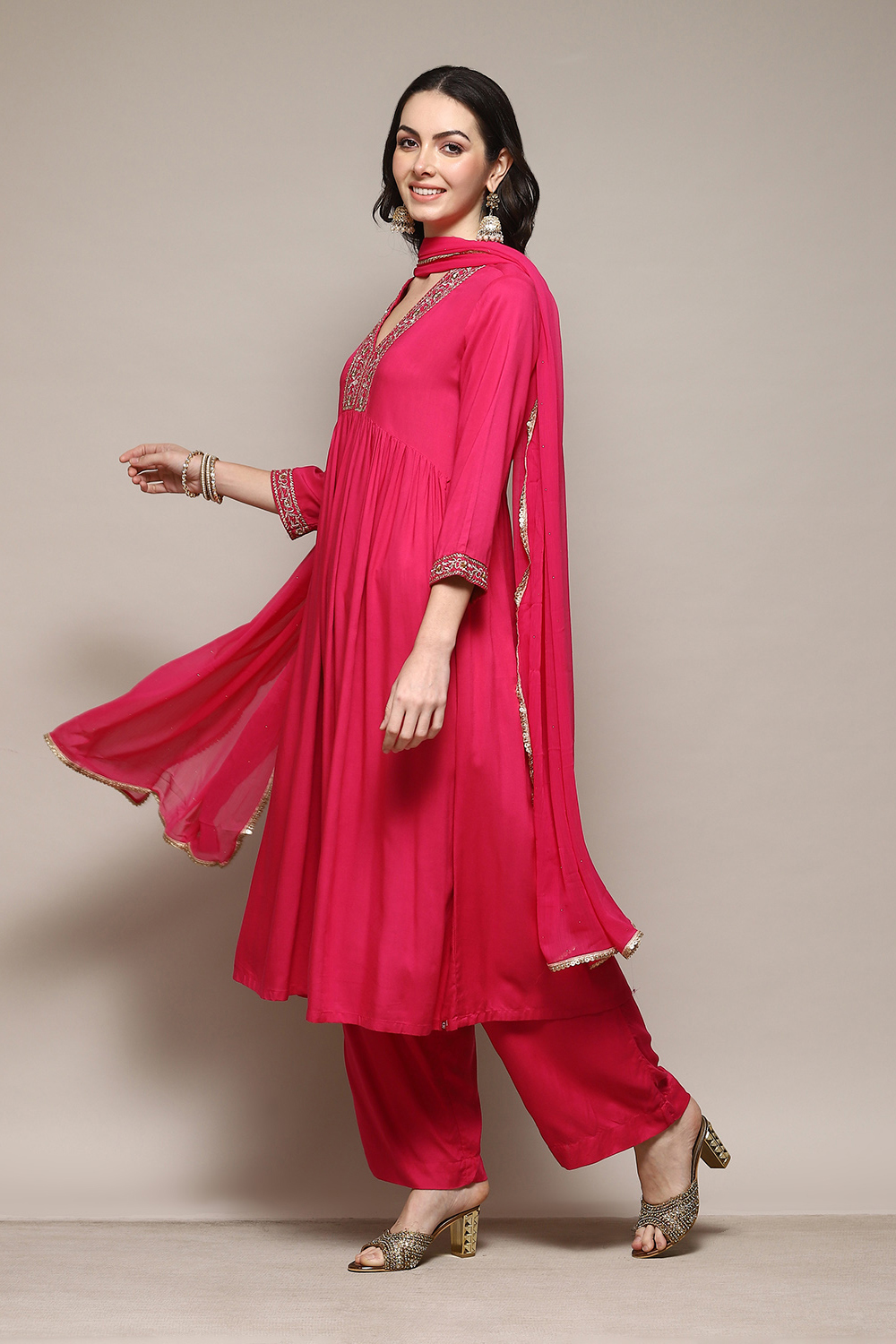 Fuchsia LIVA Gathered Kurta Palazzo Suit Set image number 5