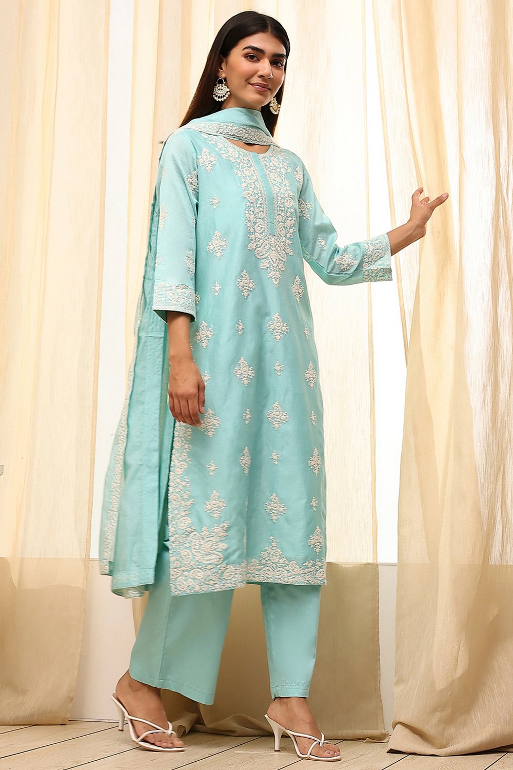Aqua Cotton Silk Embroidered Straight Suit Set image number 4