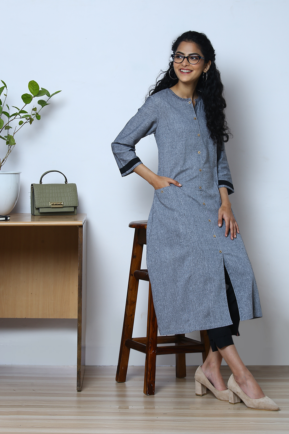 Grey Cotton A-Line Yarndyed Kurta image number 3