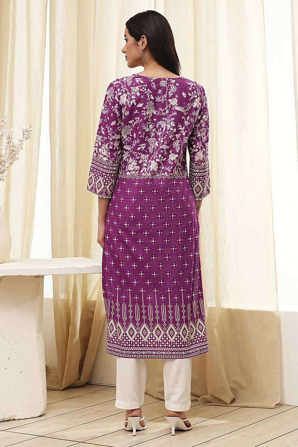 Purple Cotton Printed Straight Kurta image number 3