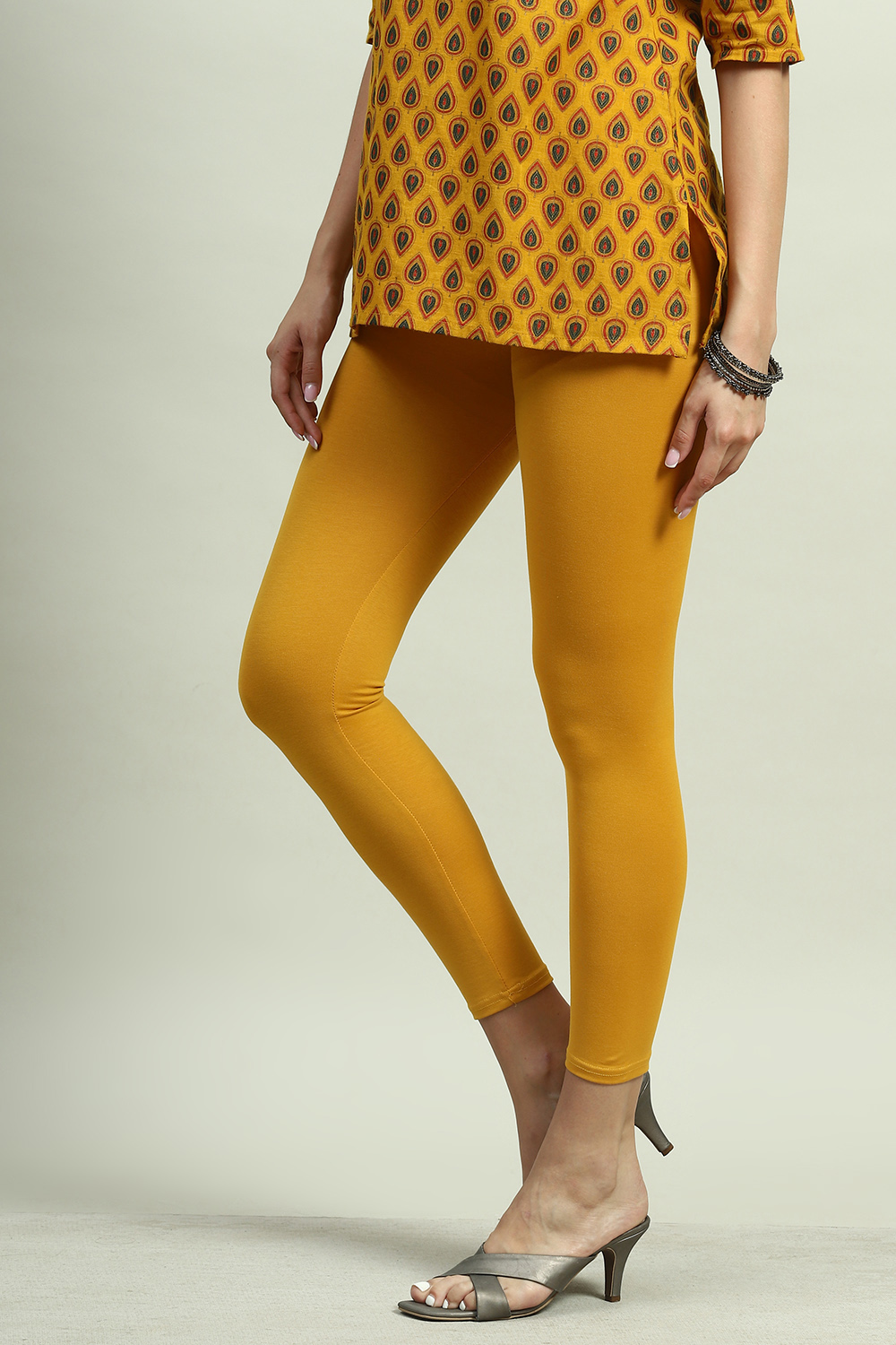 Black Cotton Blend Solid Leggings image number 2