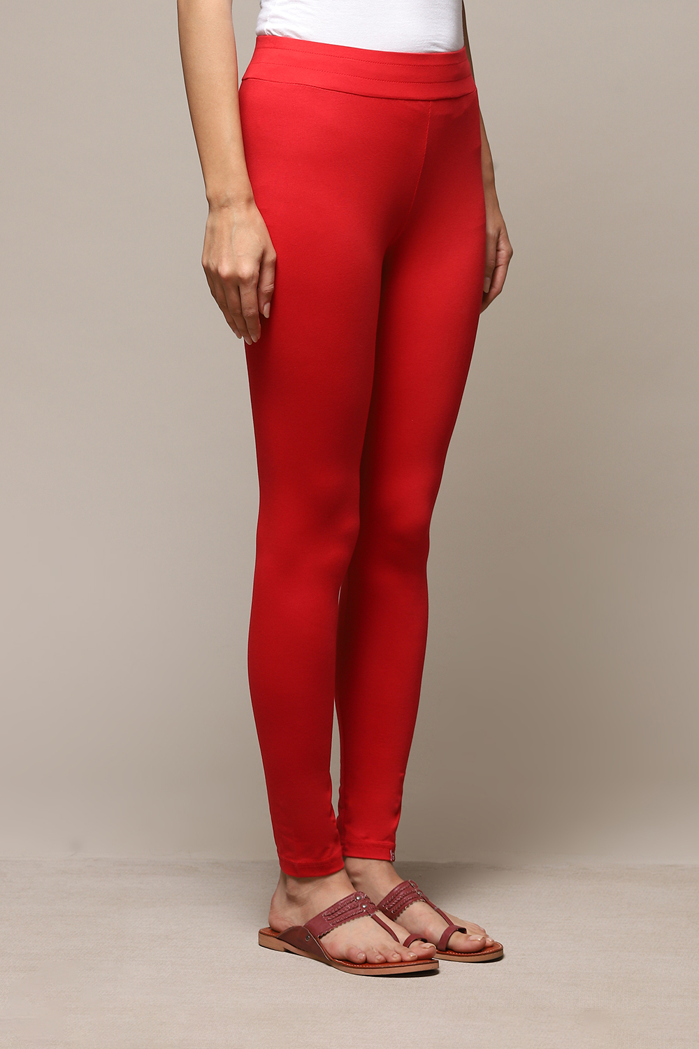 Black Cotton Blend Solid Leggings image number 3