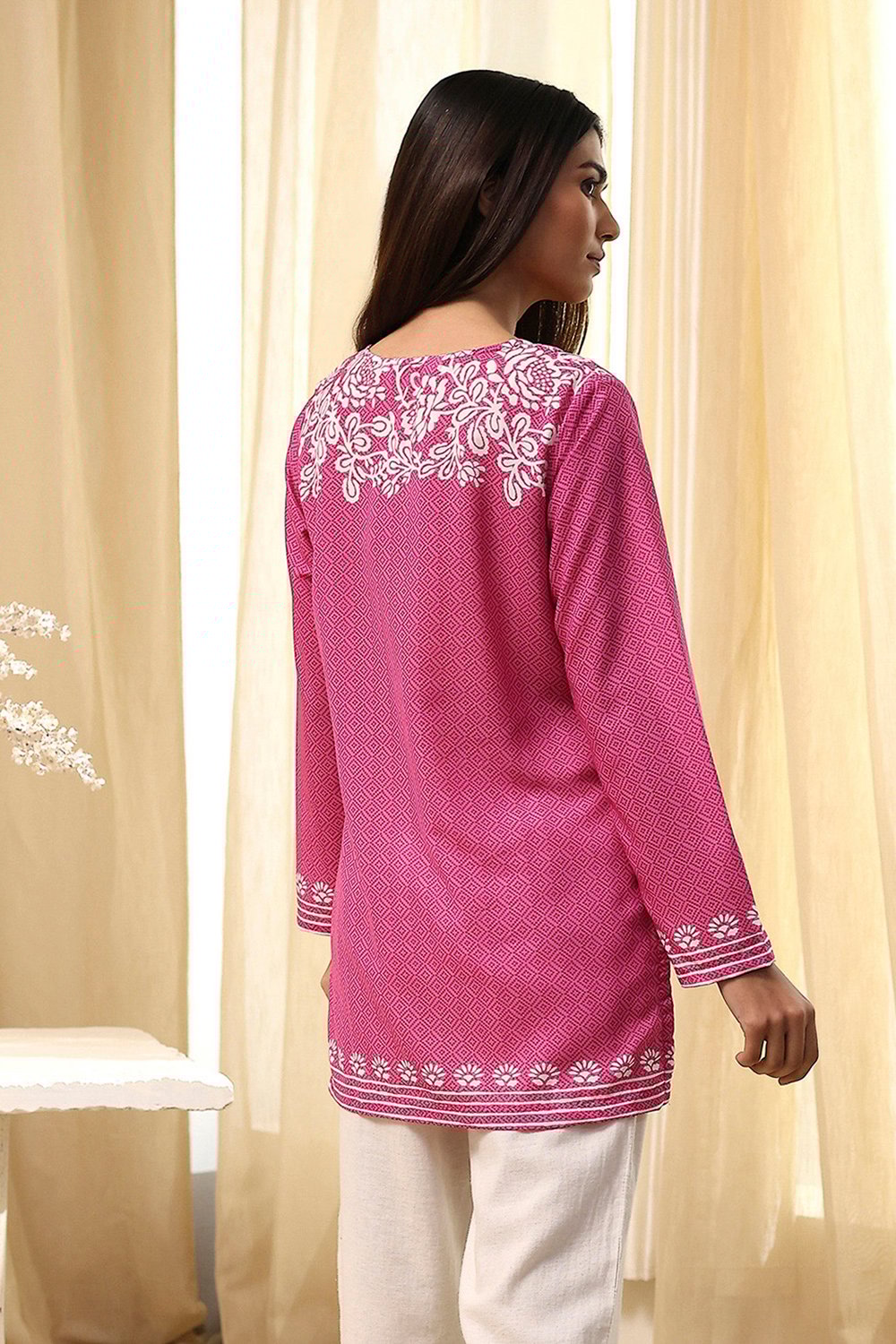 Mustard Yellow Printed Straight Short Kurta image number 3