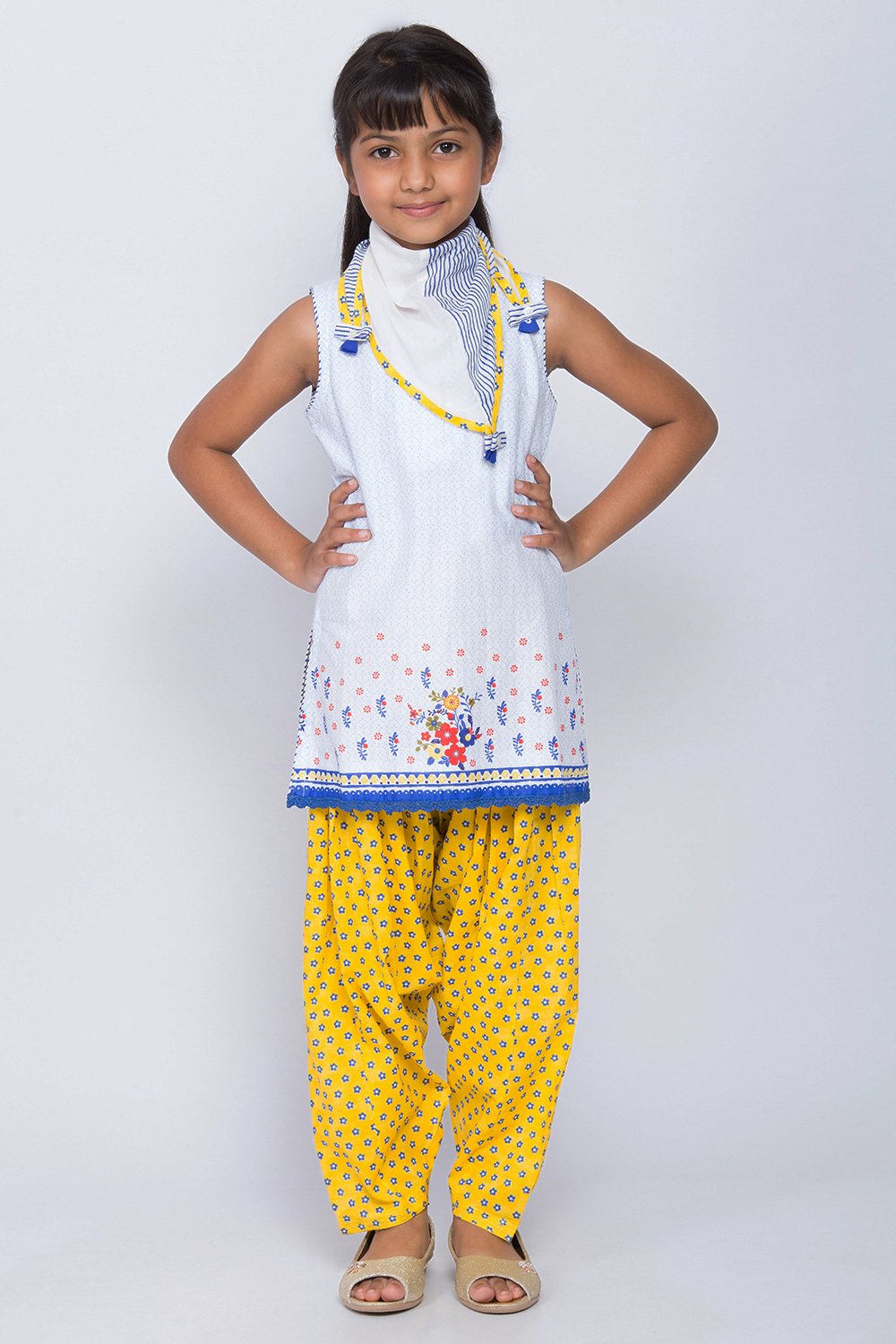 White And Yellow Cotton 3 Piece Set image number 0