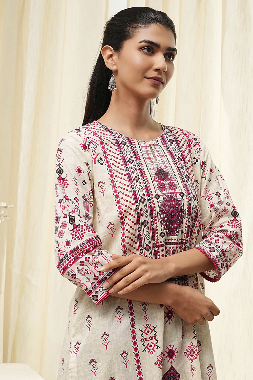 Off-White and Blue Cotton Straight Kurta image number 6