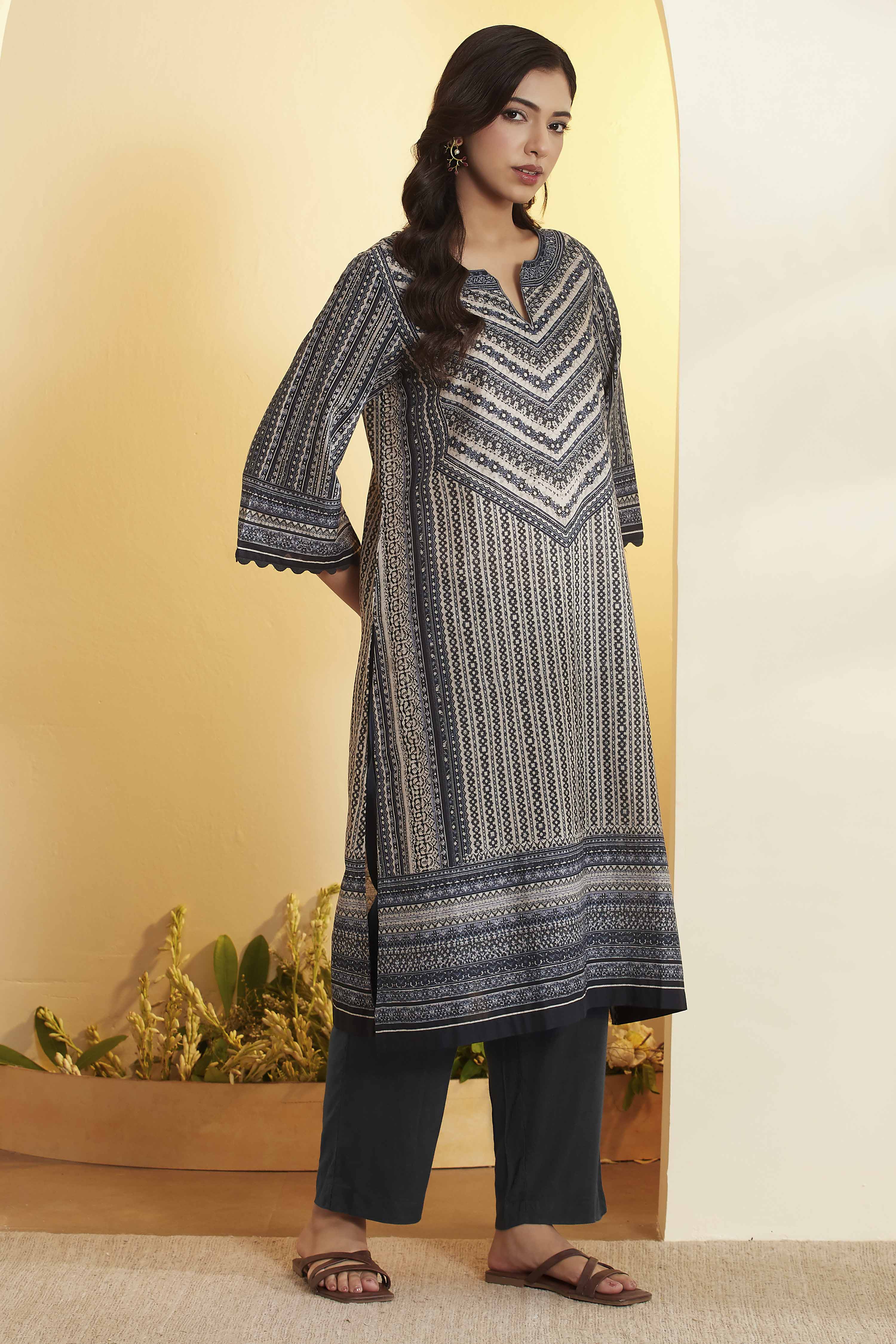 Black Cotton Straight Kurta image number 3
