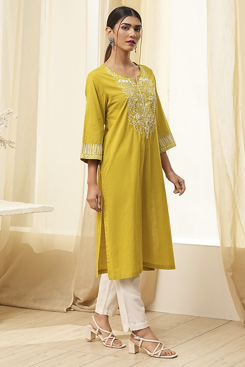 Black Pure Cotton Embroidered Straight Kurta image number 4