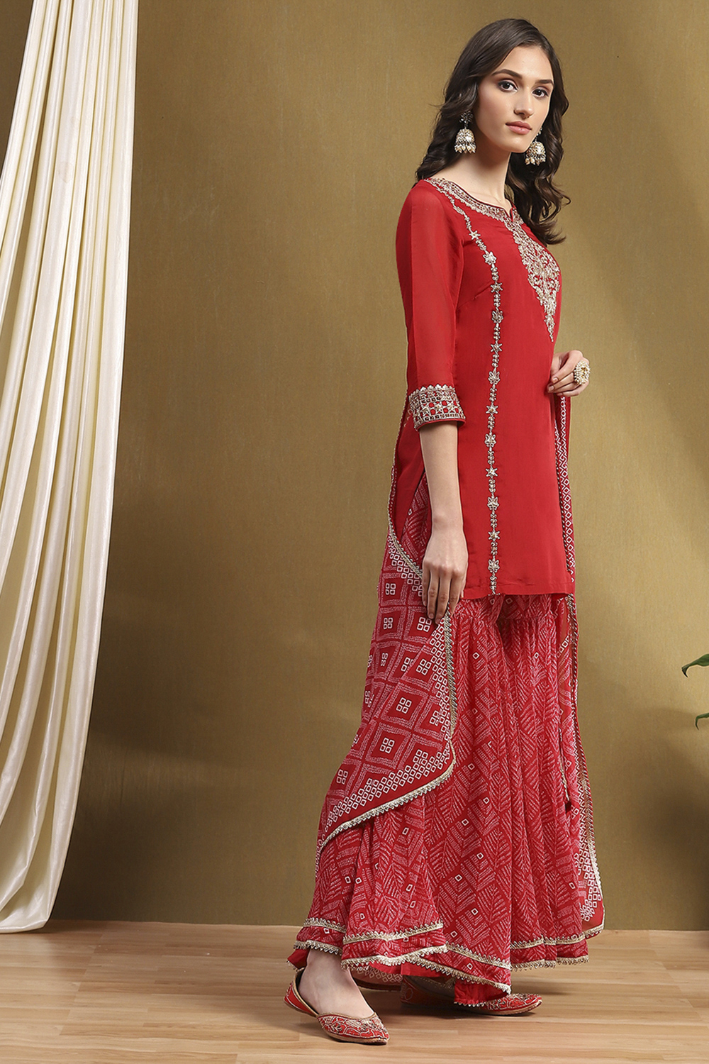 Red Embroidered Festive Straight Suit Set image number 5