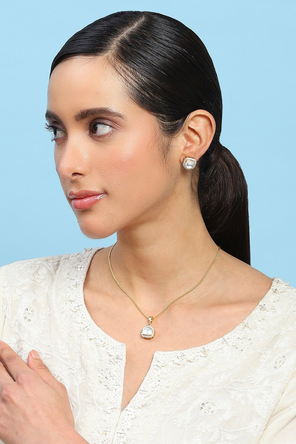 Gold Brass Necklace Set image number 3