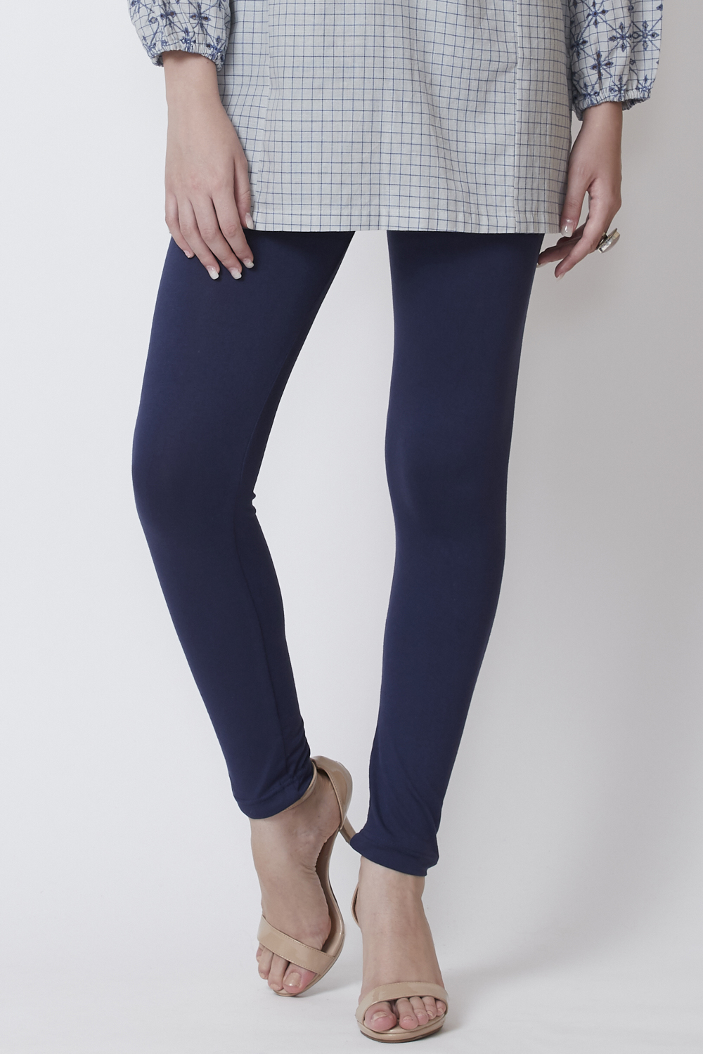 Moss Green Viscose Lycra Solid Leggings image number 2
