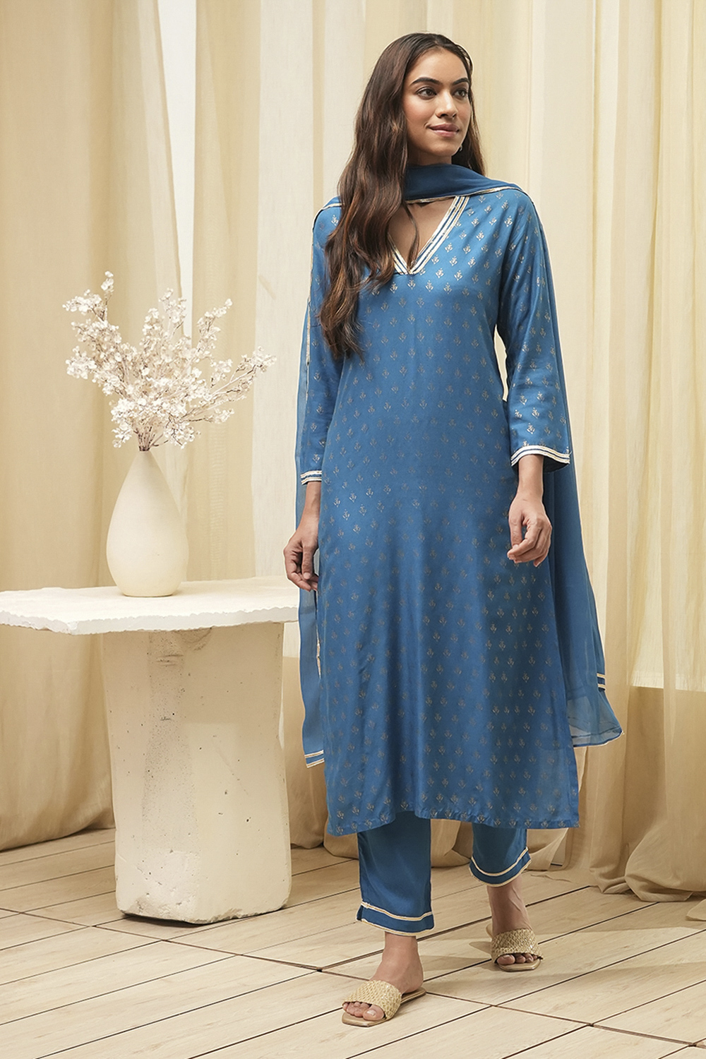 Fuschia Rayon Straight Kurta Pant Suit Set image number 6