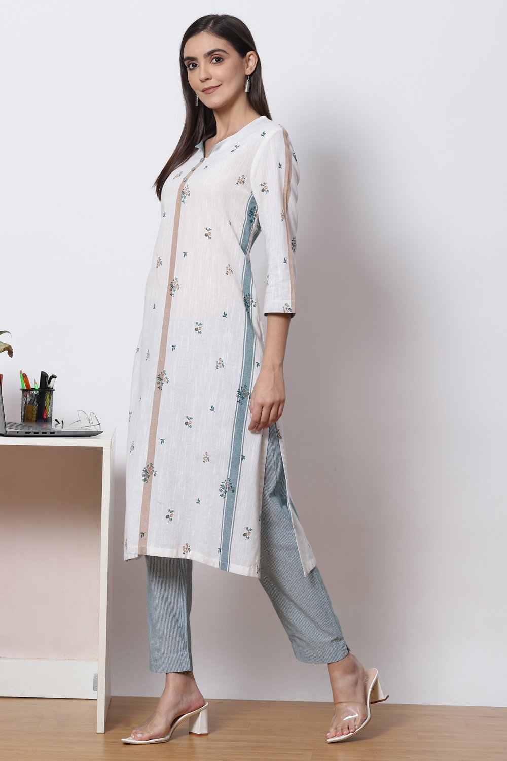 White Mint Cotton Straight Fusion Printed Kurta Set image number 3