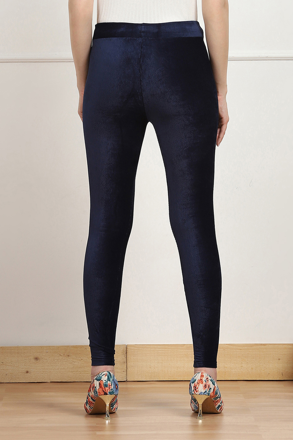 Burgundy Cotton Solid Jeggings image number 5