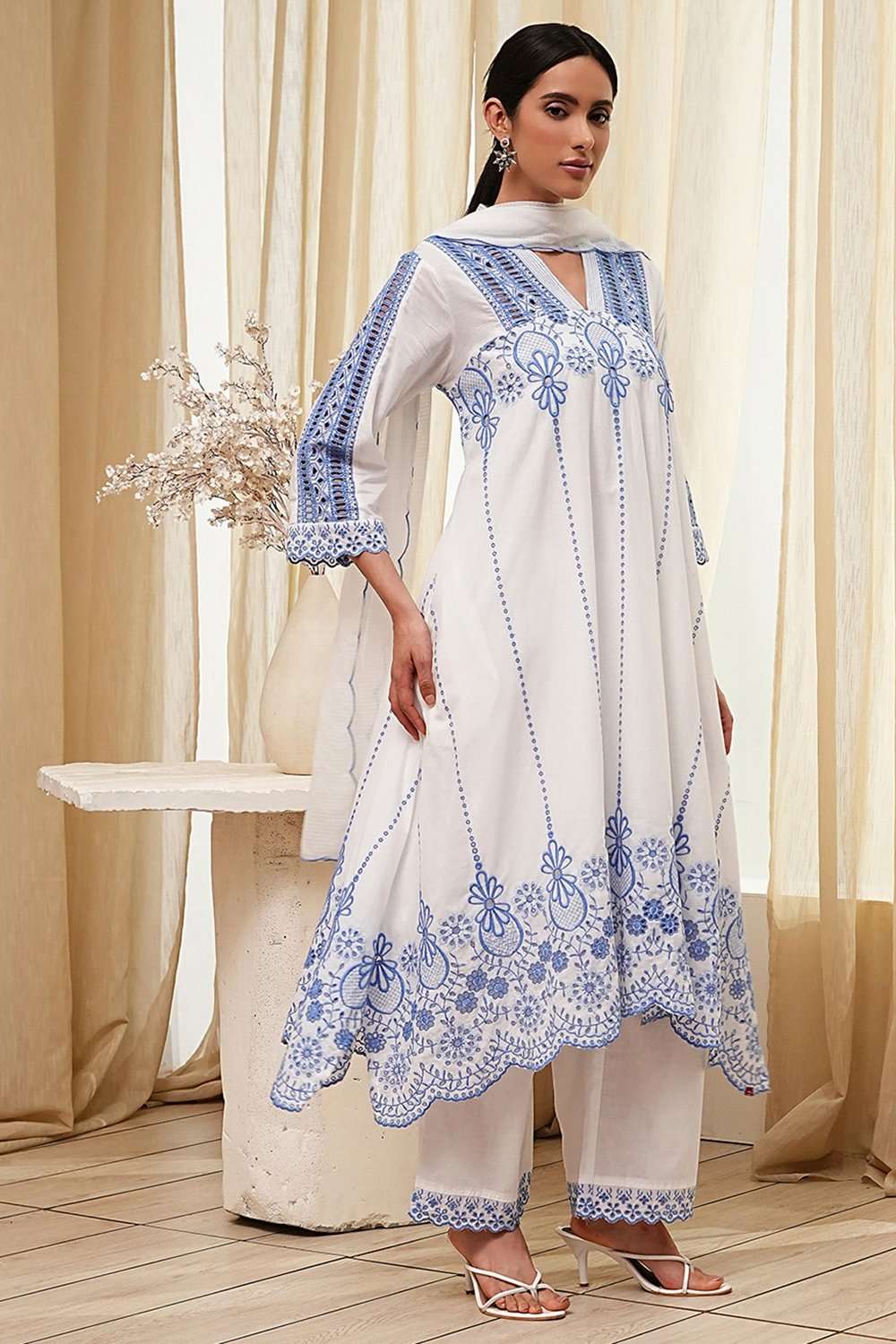 White and Red Cotton Asymmetric Suit Set image number 5
