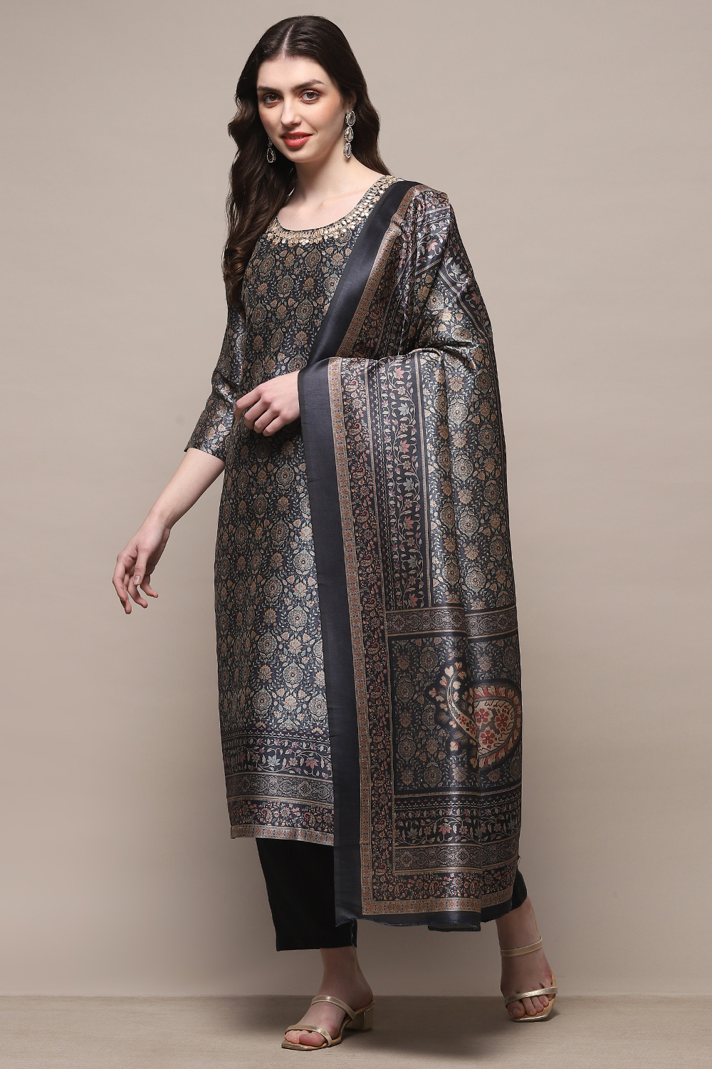Grey Silk Blend Unstitched Suit Set image number 5