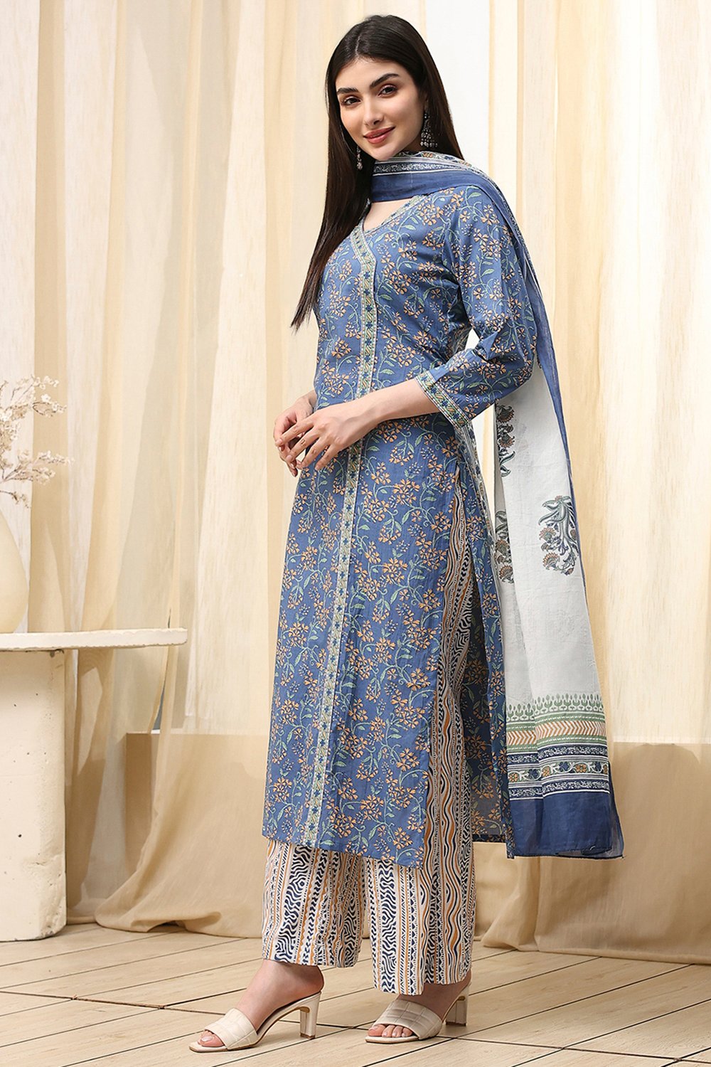 Turquoise Cotton Screen Print Unstitched Suit Set image number 4