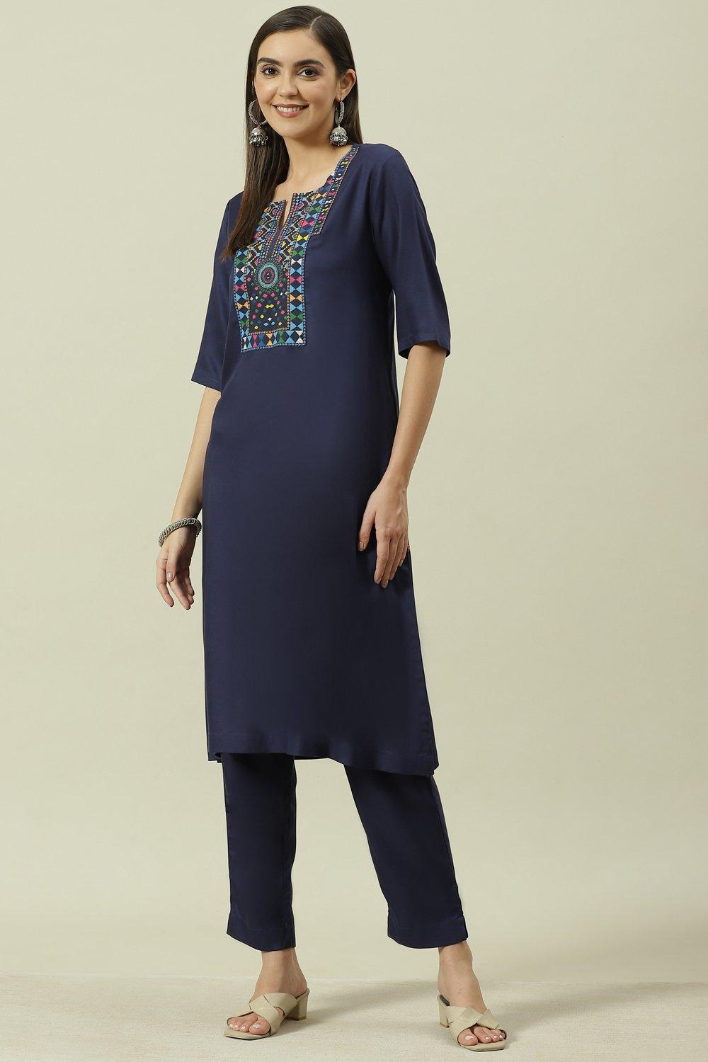 Navy Solid LIVA Straight Kurta Slim Pant Suit Set image number 0