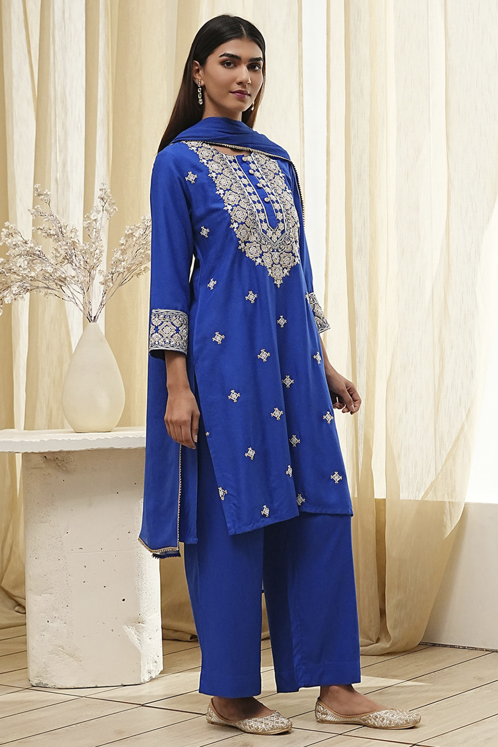 Blue Embroidered Straight Suit Set image number 5