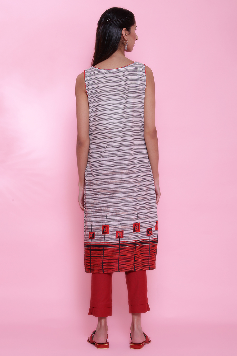 Off White Cotton Sleeveless Printed Kurta image number 6