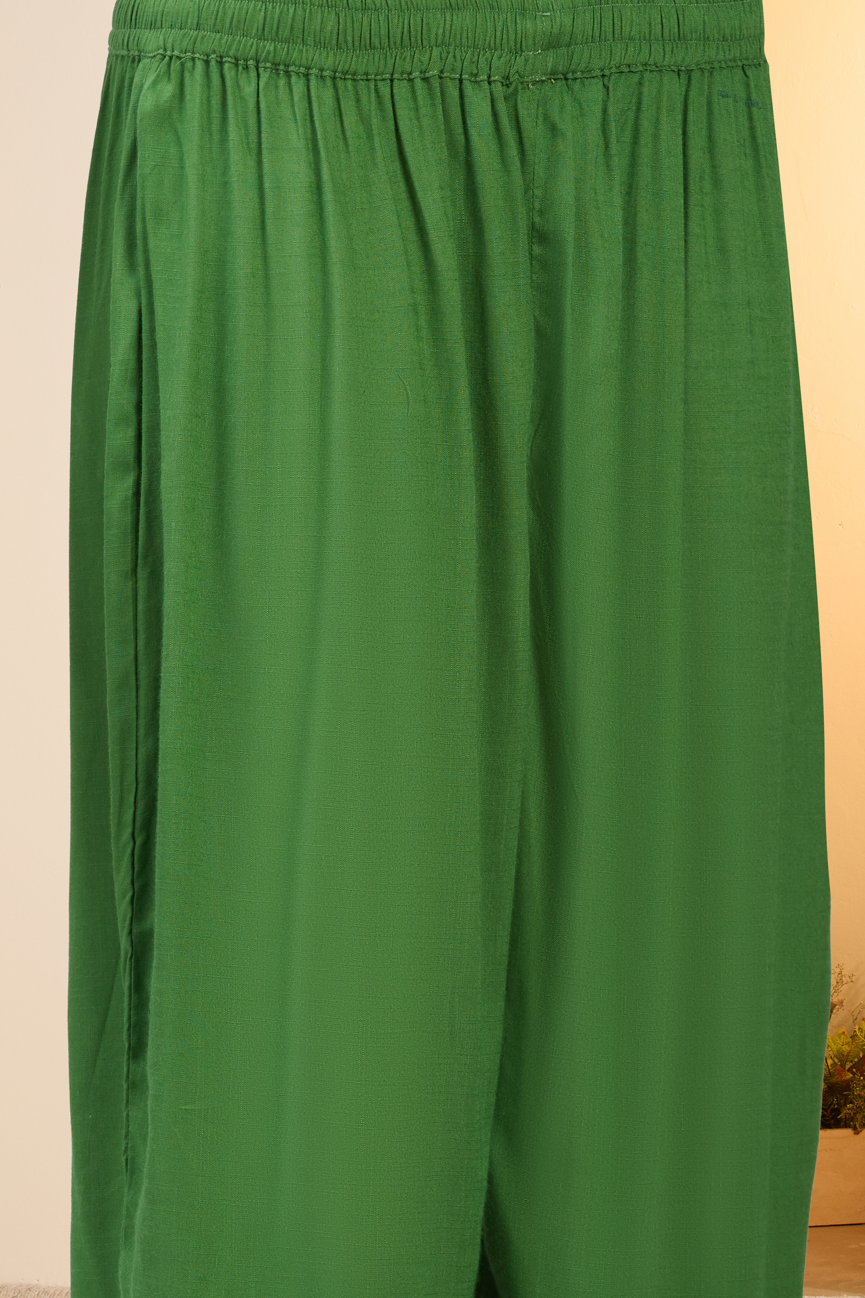 Green Viscose Blend Floral Printed Straight Kurta Set image number 2