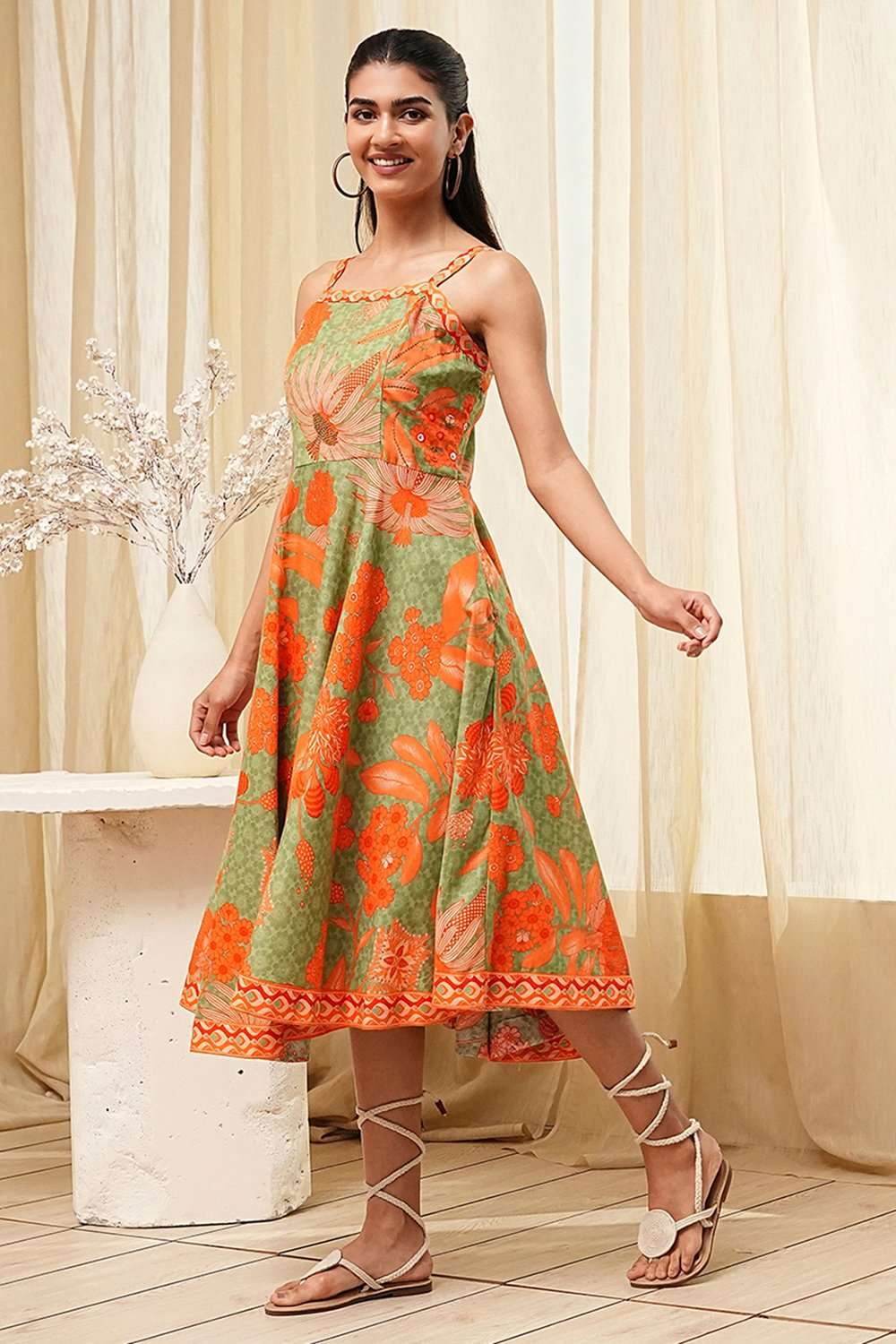 Green Cotton Blend Floral Printed Flared Dress image number 2