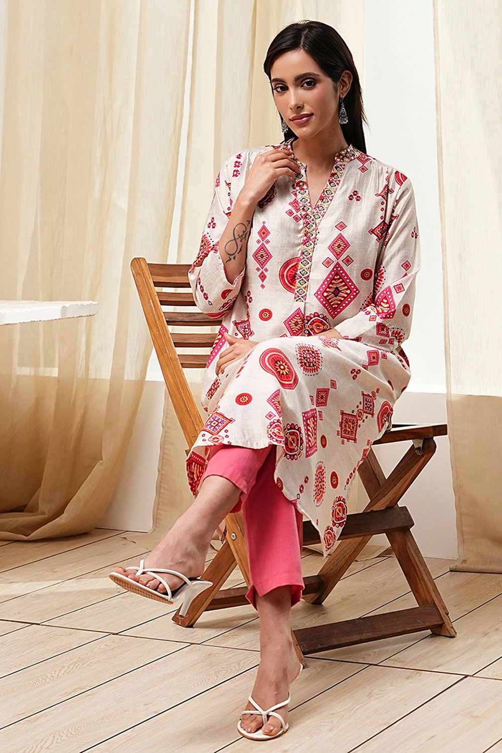 Ecru and Pink Printed Straight Kurta image number 0