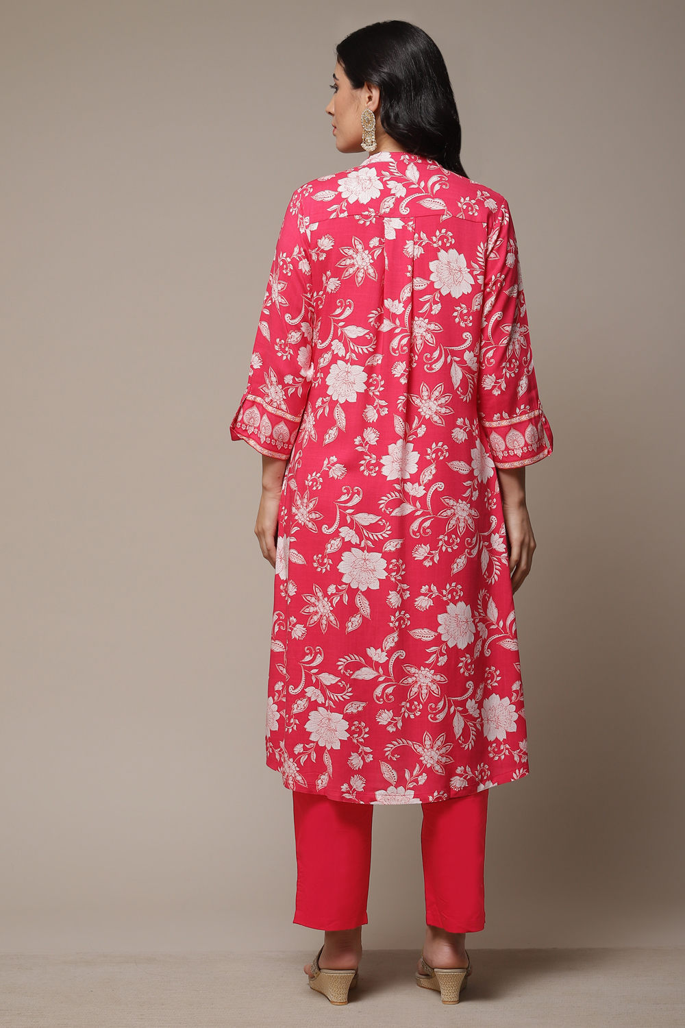 Pink LIVA Straight Printed Kurta image number 2