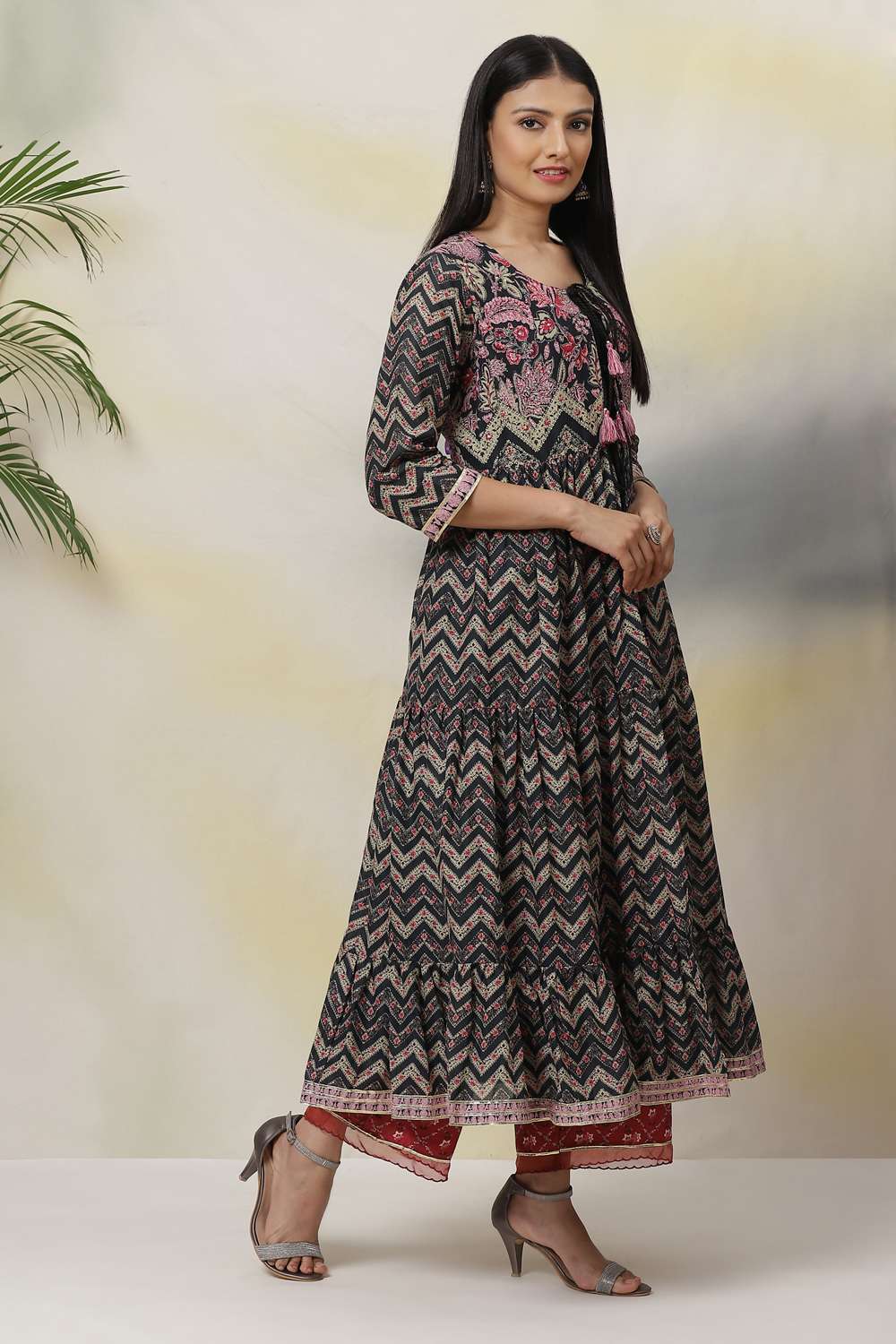 Black Flared Cotton Printed Kurta image number 4