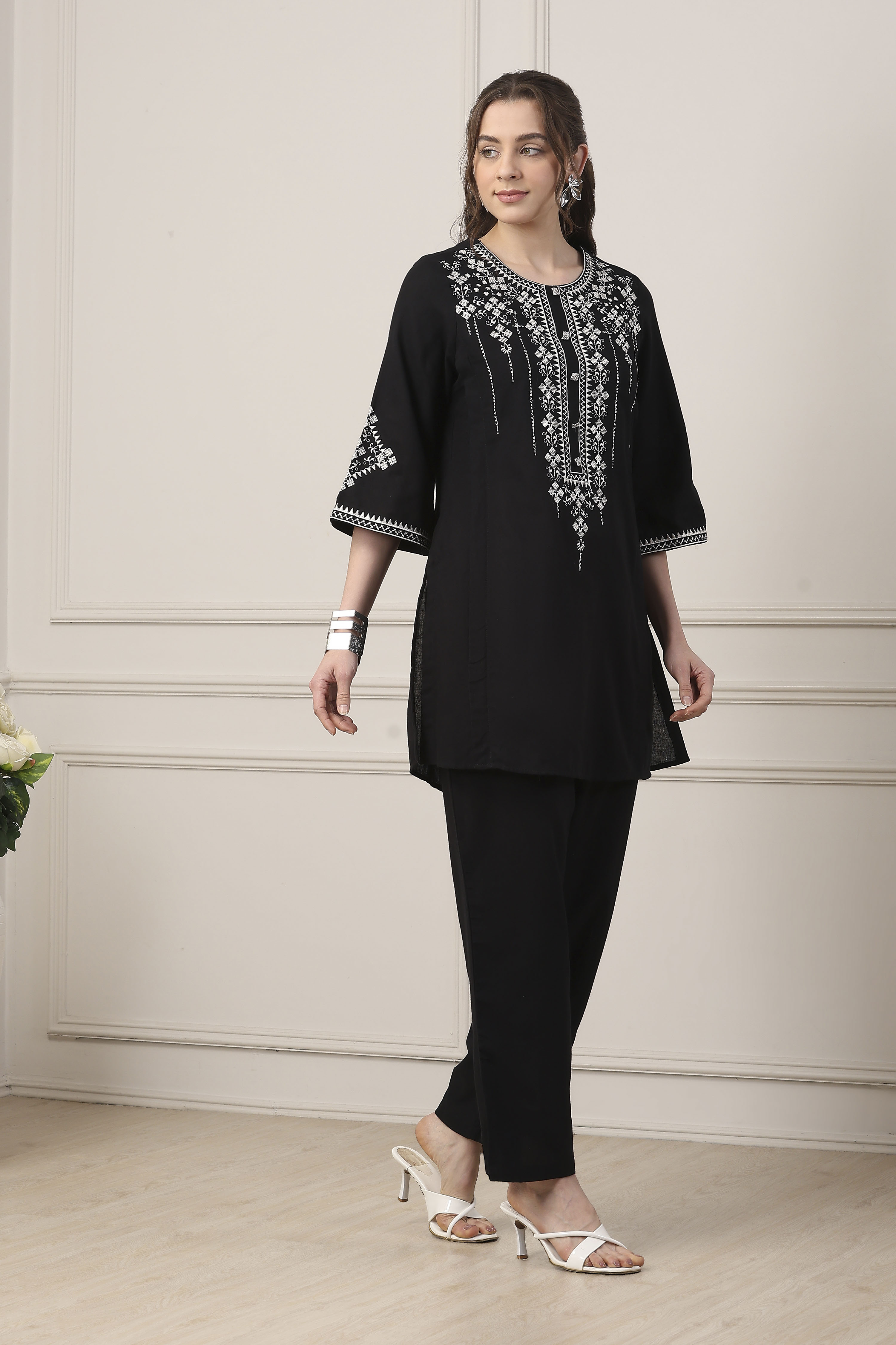 Beige Cotton Embroidered Straight Suit Set image number 5