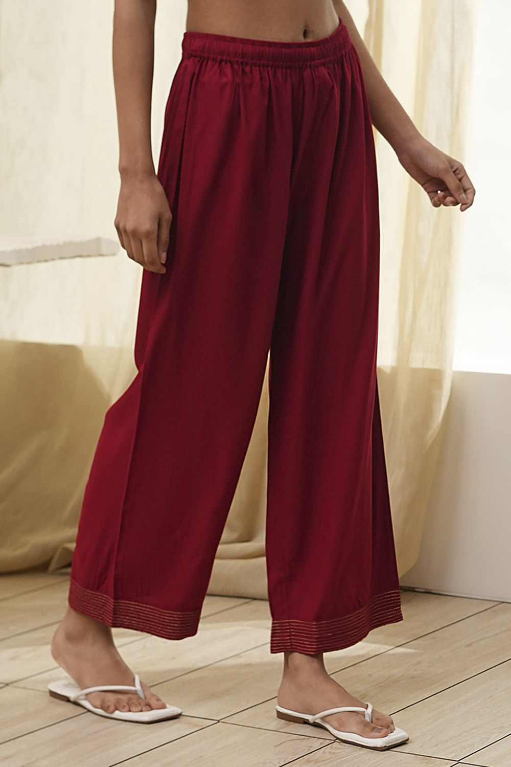 Red Solid Straight Palazzos image number 3