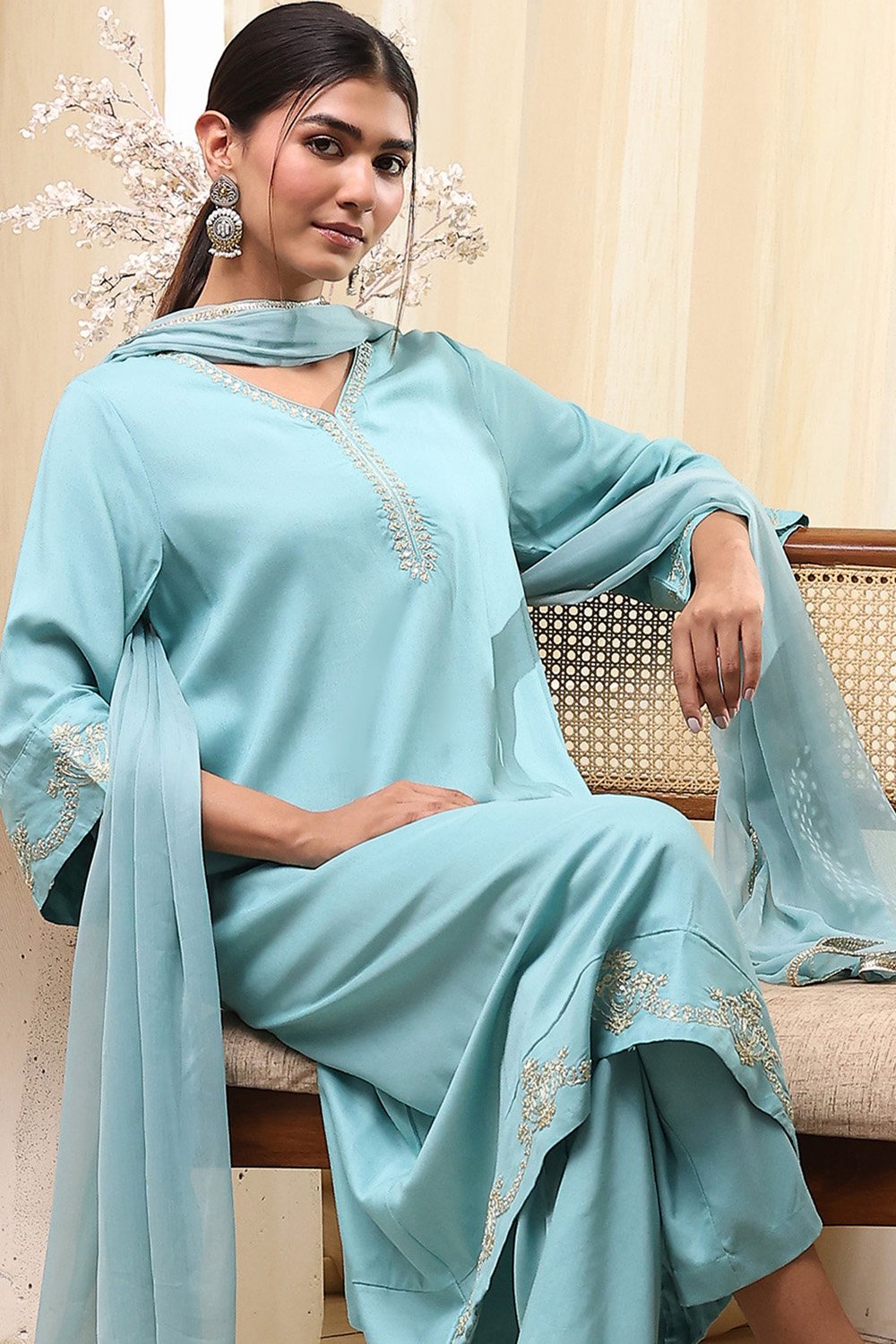 Green Solid A-Line Suit Set image number 7
