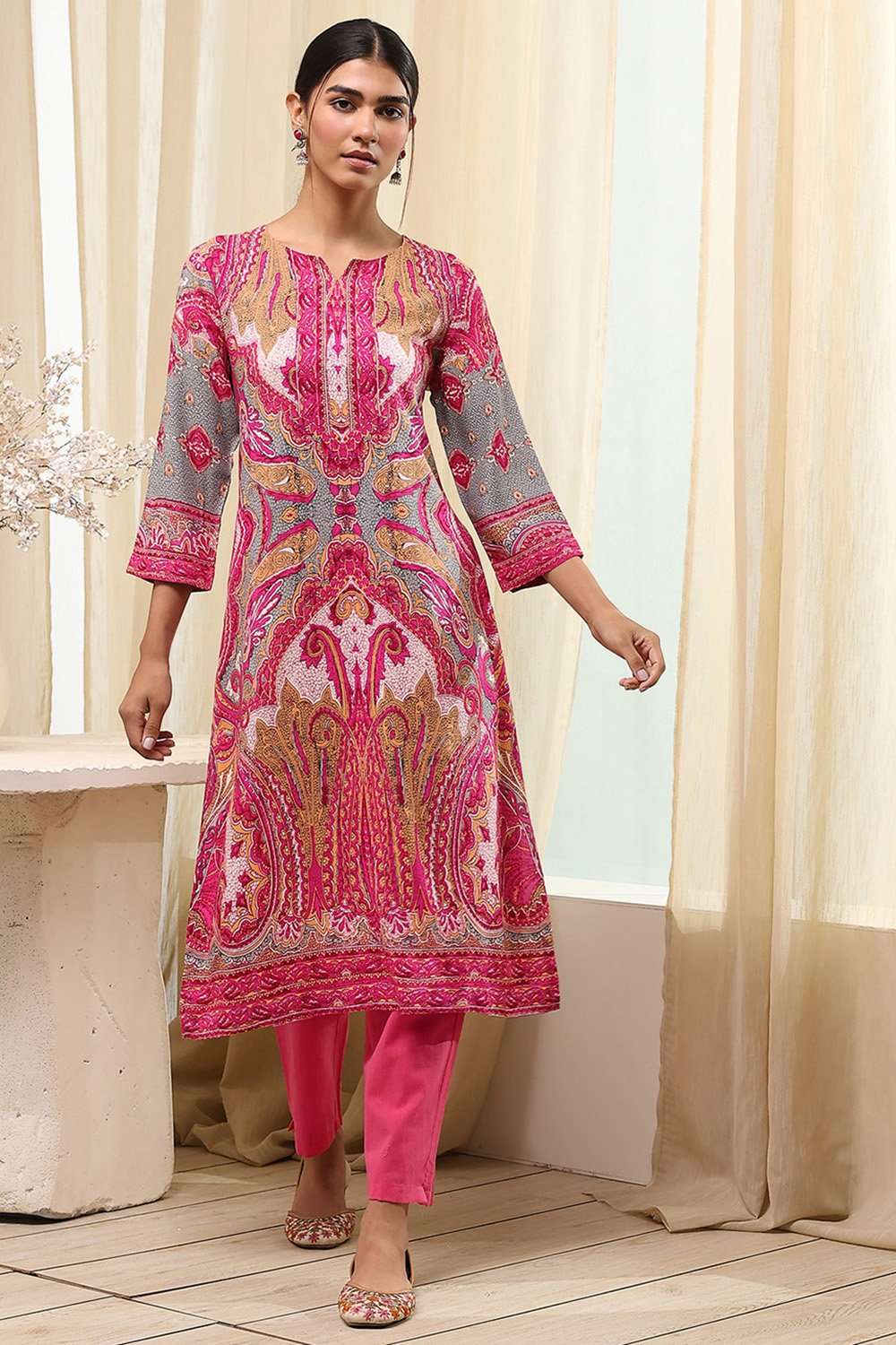 Red and Blue Printed Straight Kurta image number 5