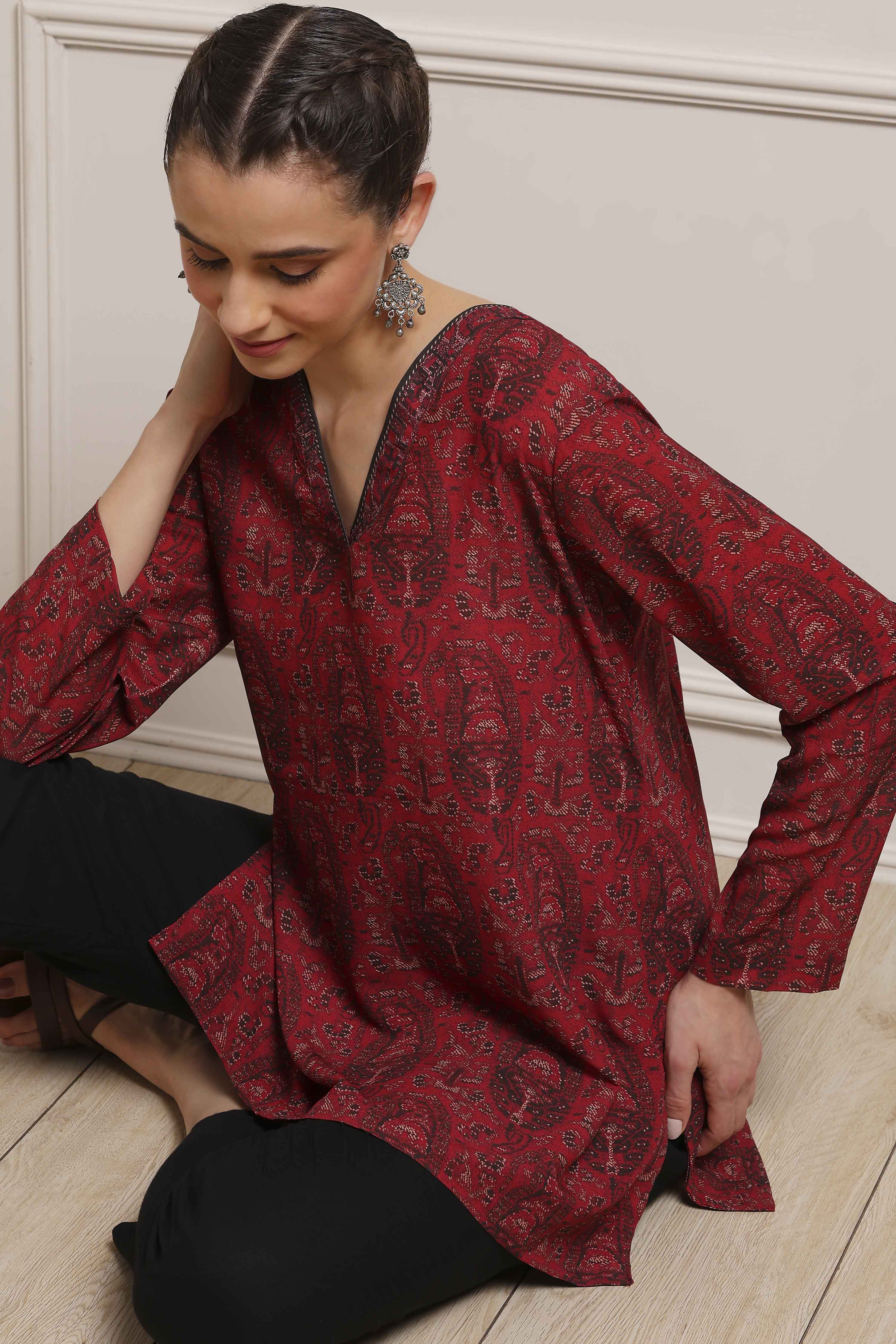 Off-White and Blue Printed Straight Short Kurta image number 0