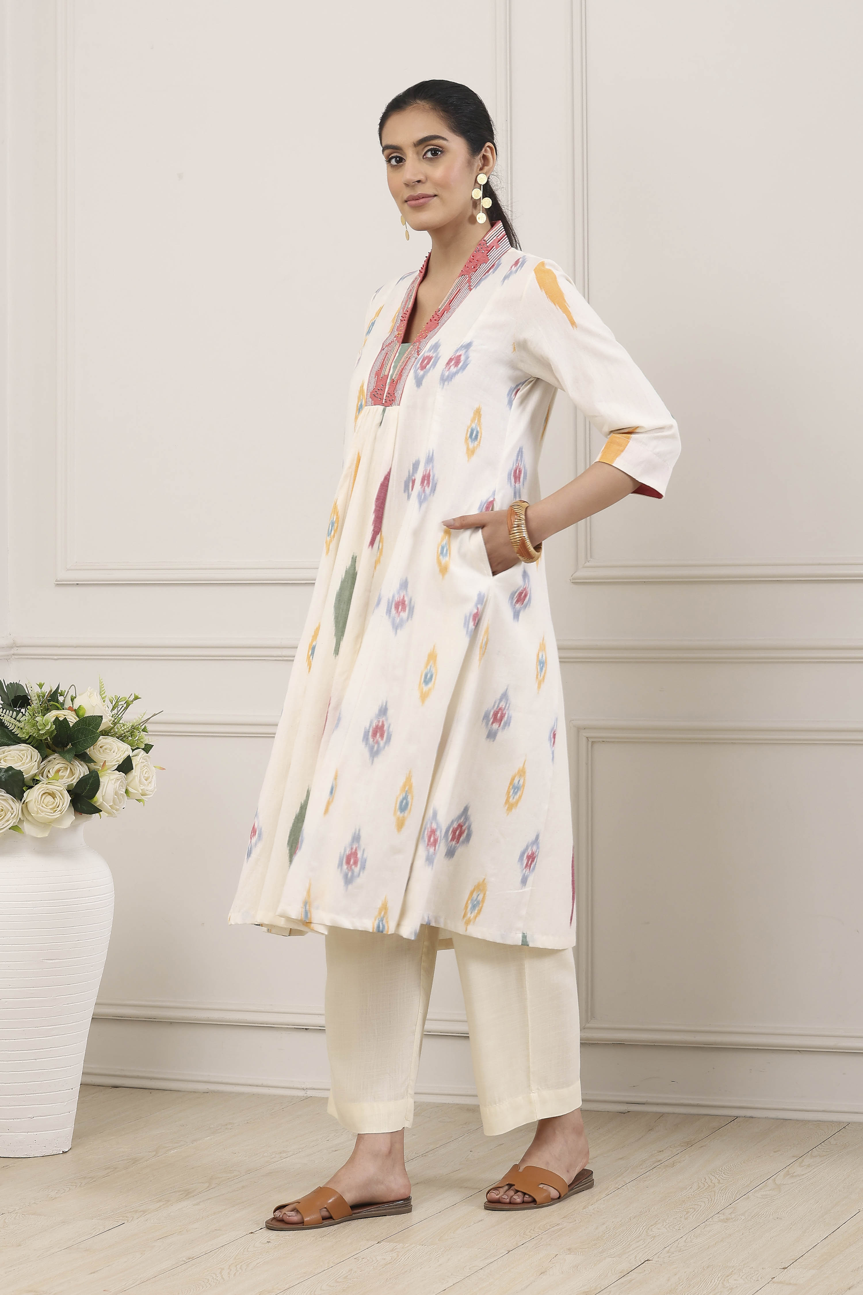 Off White Cotton A-Line Kurta image number 2