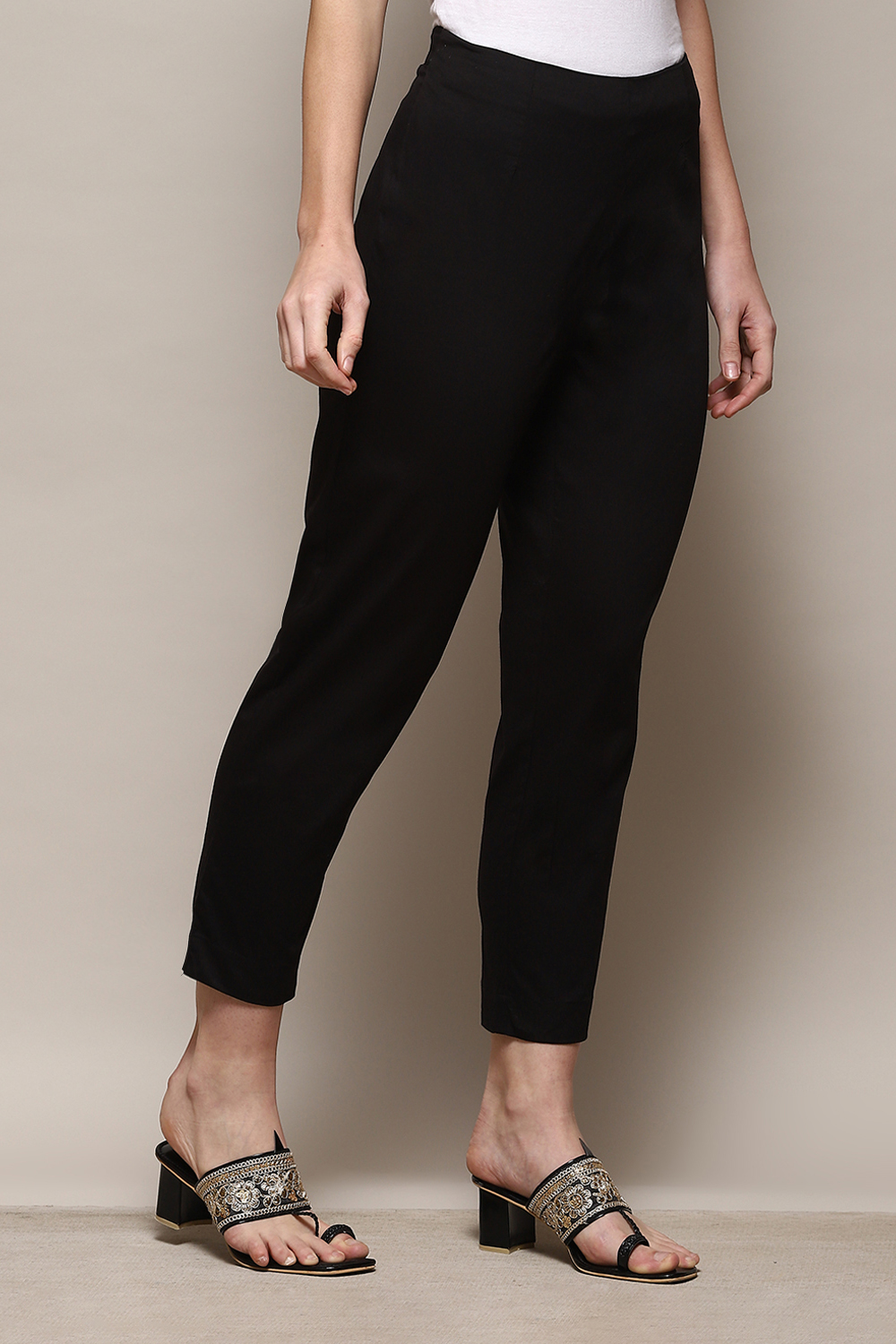 Black Cotton Slim Solid Pants image number 3