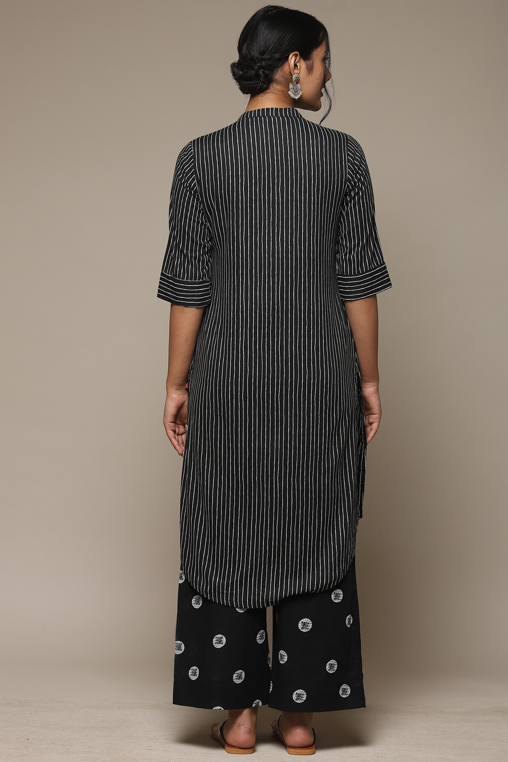 Black Cotton Straight Kurta Pants Suit Set image number 4