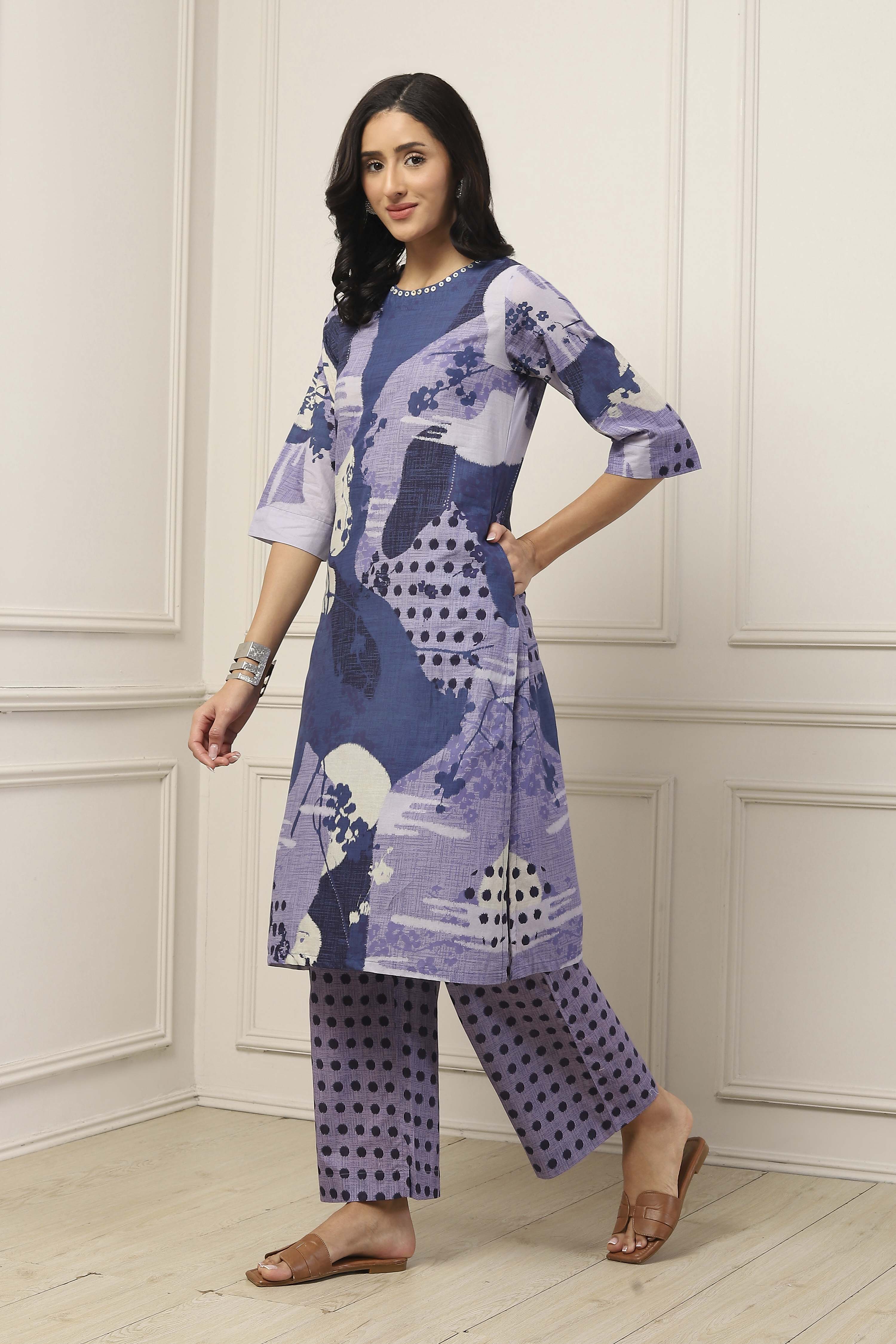 Maroon Cotton Abstract Printed Straight Suit Set image number 3