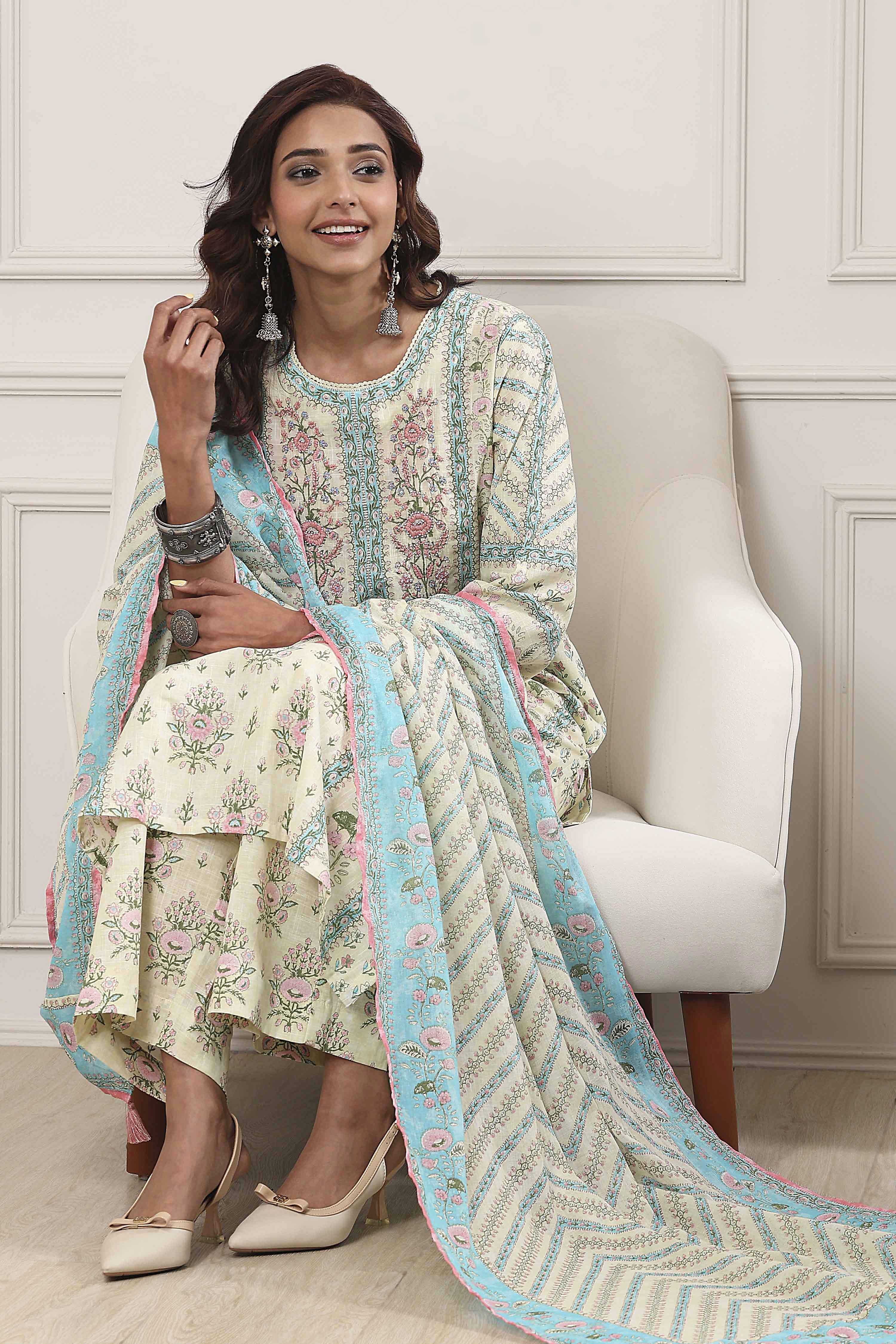Cream-Colored Cotton Printed Straight Suit Set image number 0