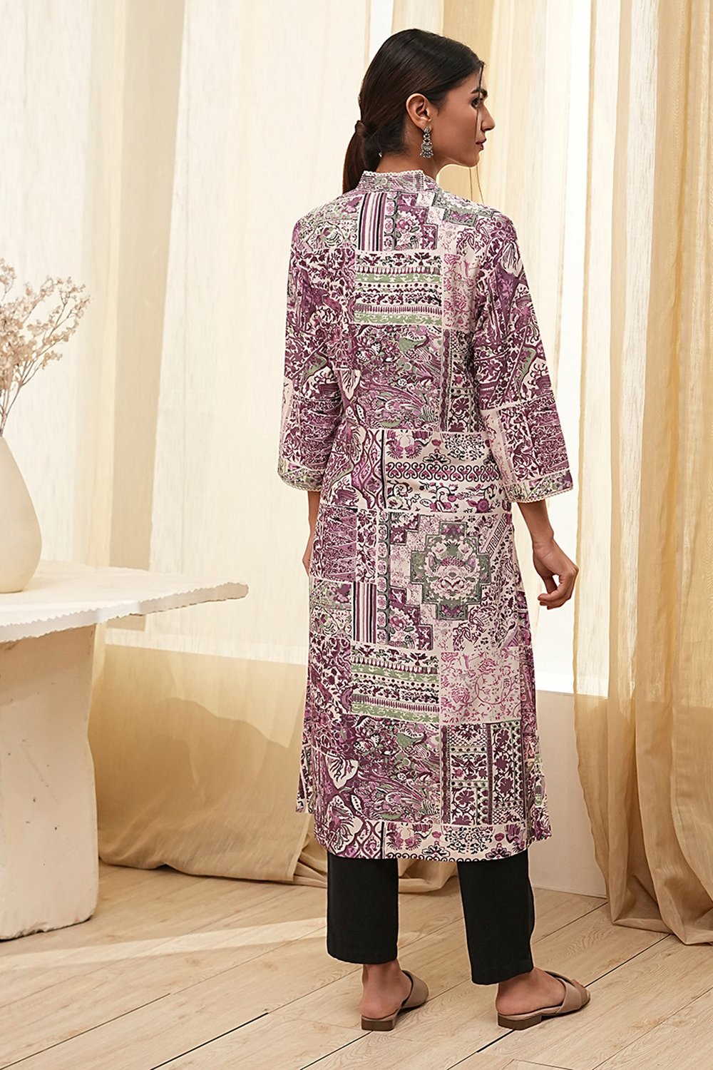 Plum and Off-White Printed Straight Kurta image number 3