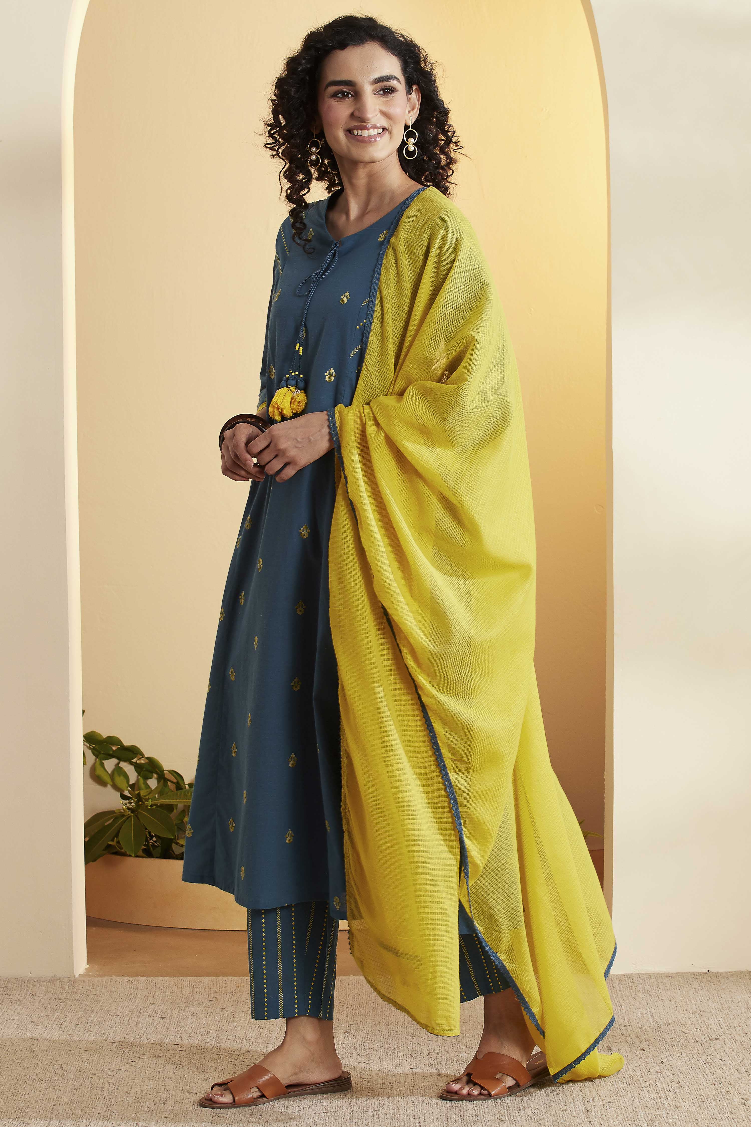 Lime Green Yarndyed Straight Cotton Kurta Set image number 3