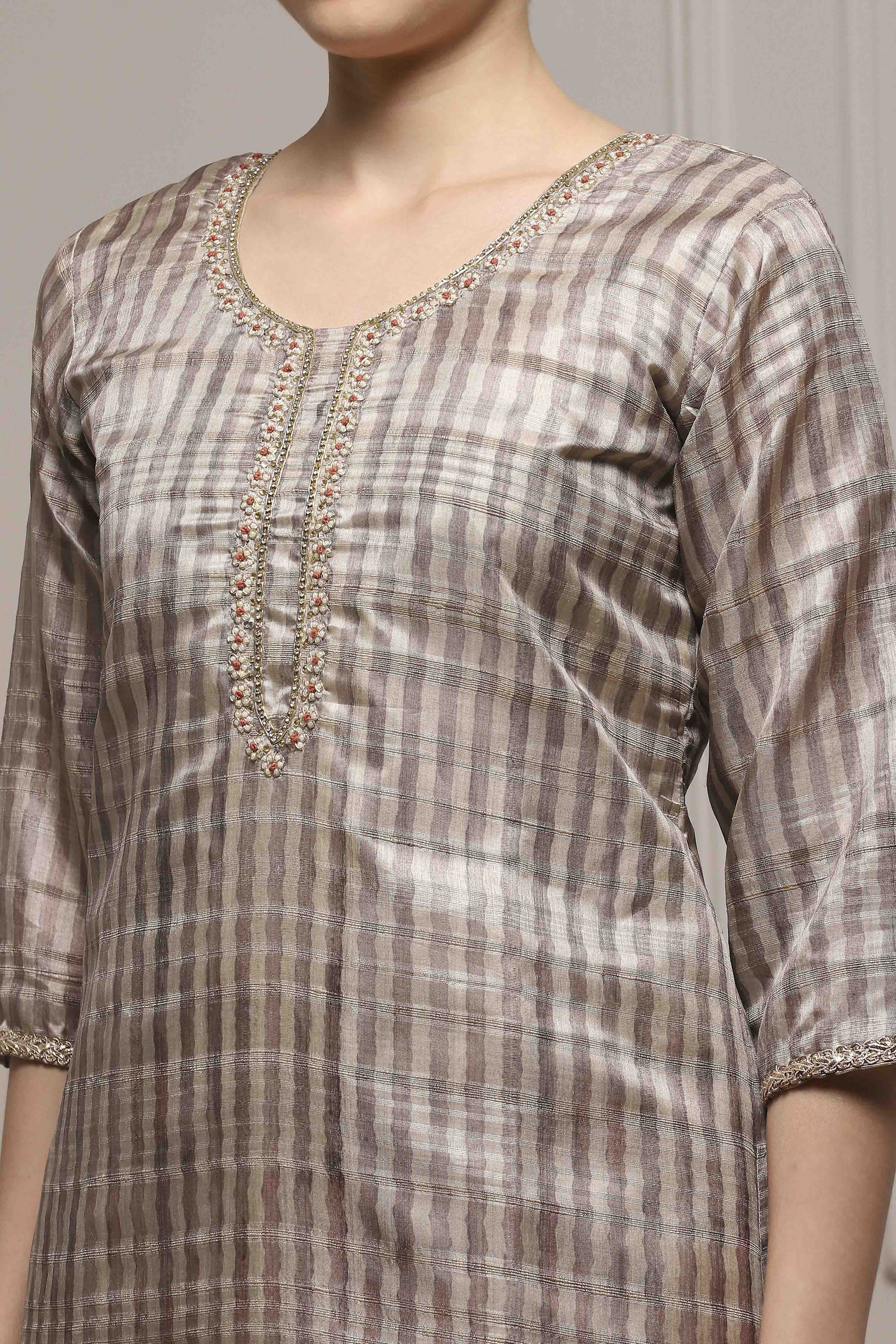 Green Silk Blend Printed Unstitched Suit Set image number 2