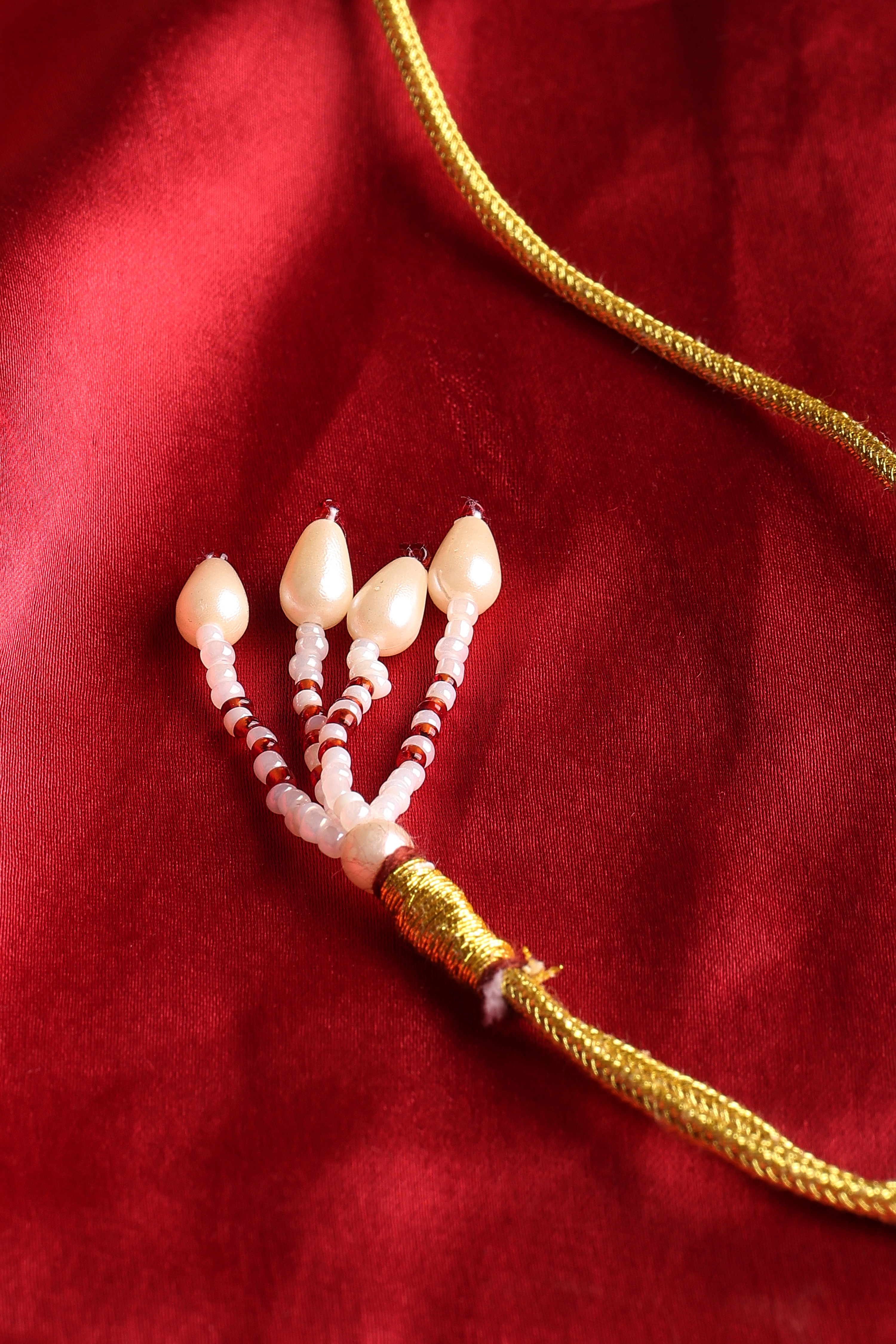 White Alloy Necklace Set image number 3